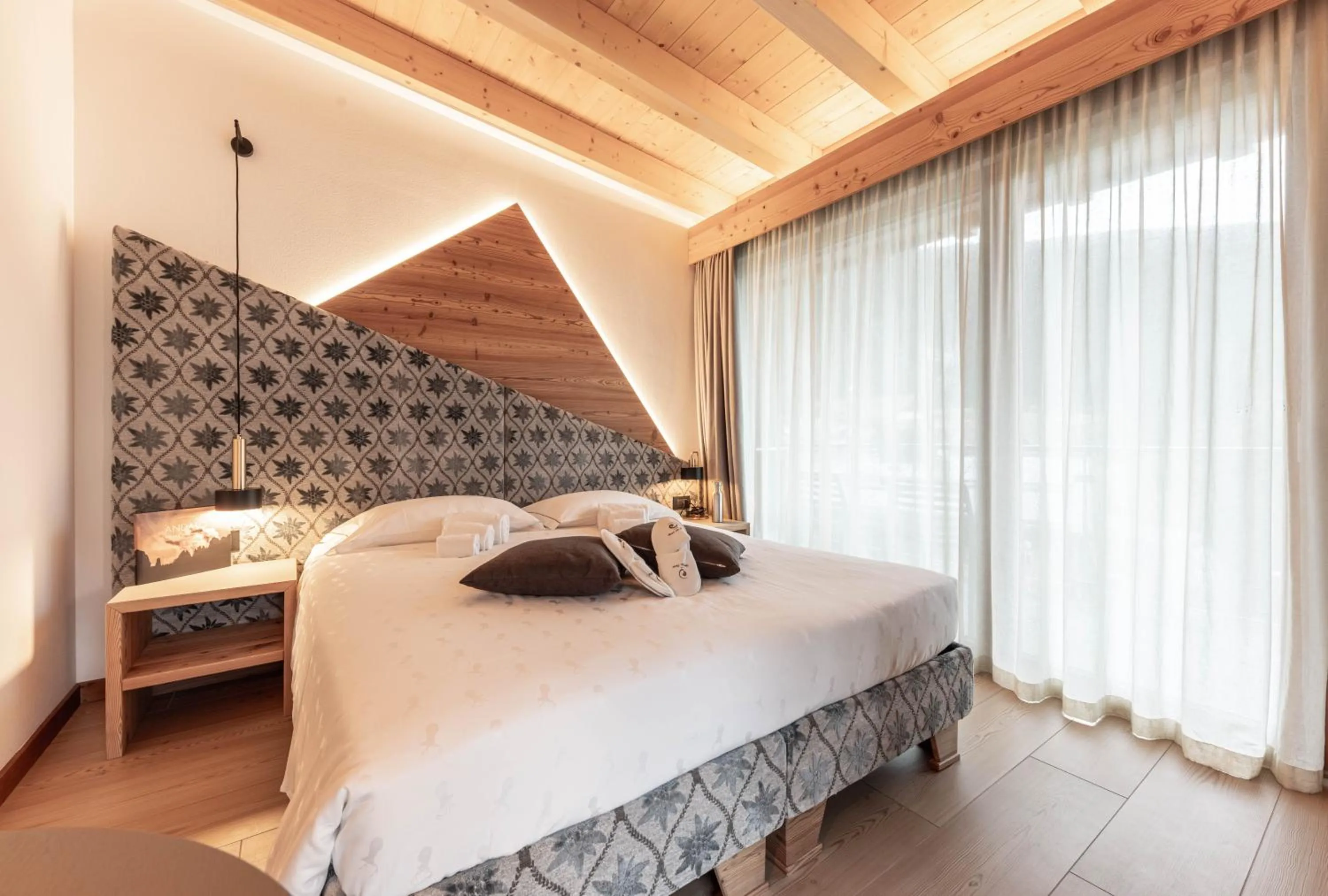 Bed in Hotel La Perla