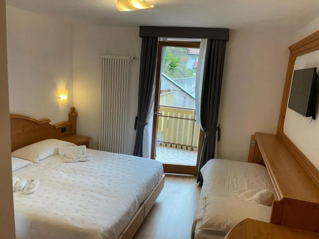 Bed in Hotel La Perla