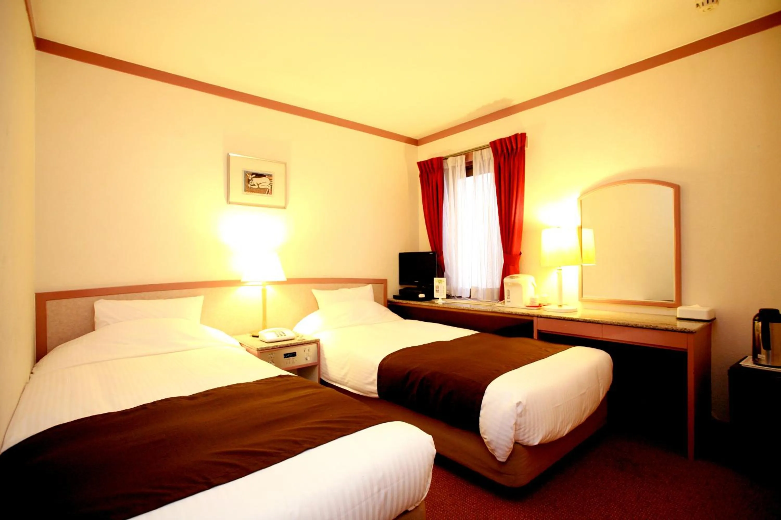 Bed in Arrow Hotel in ShinsaiBashi 朝食無料サービス中