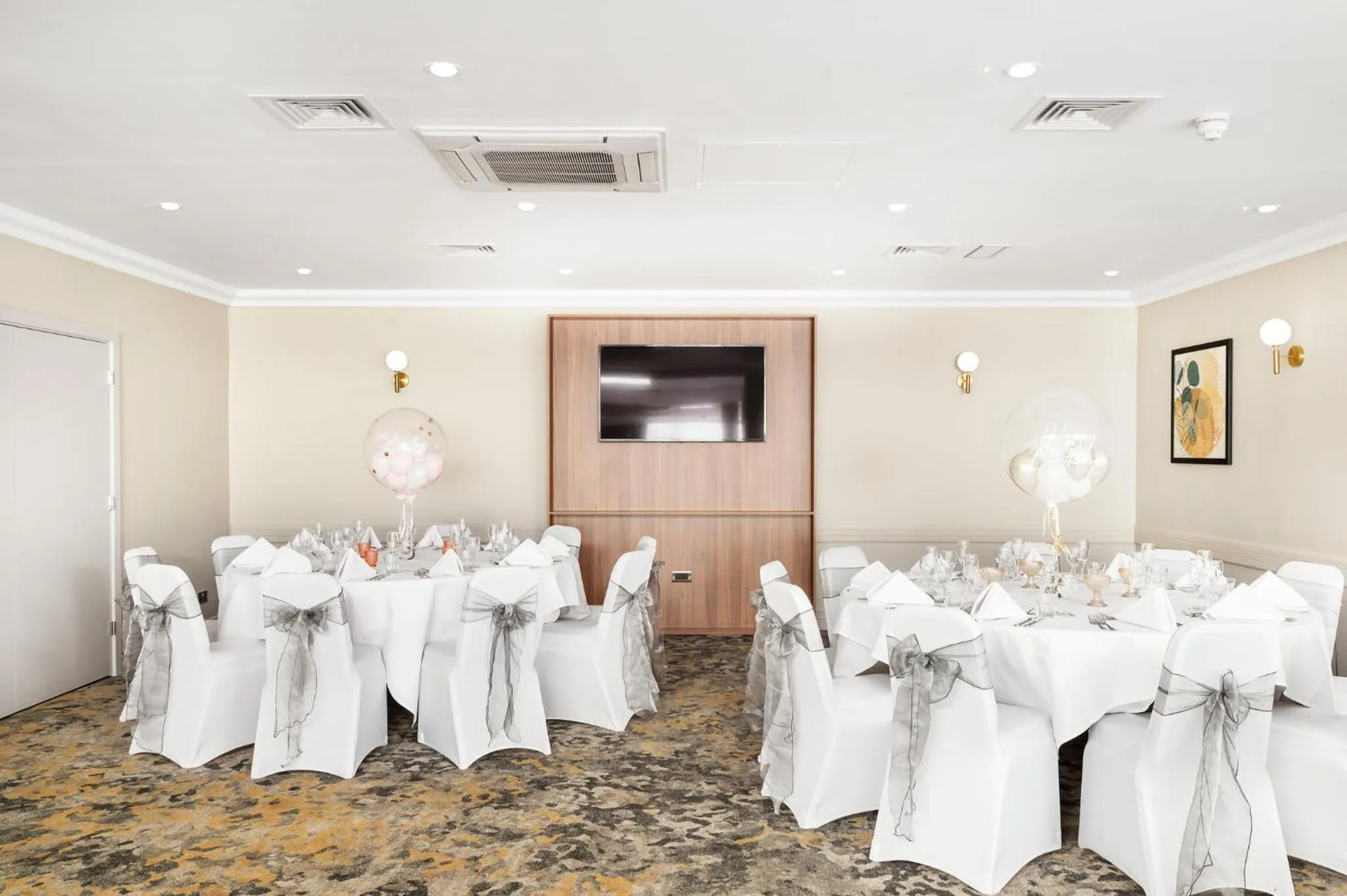 Meeting/conference room in Holiday Inn Derby/Nottingham by IHG