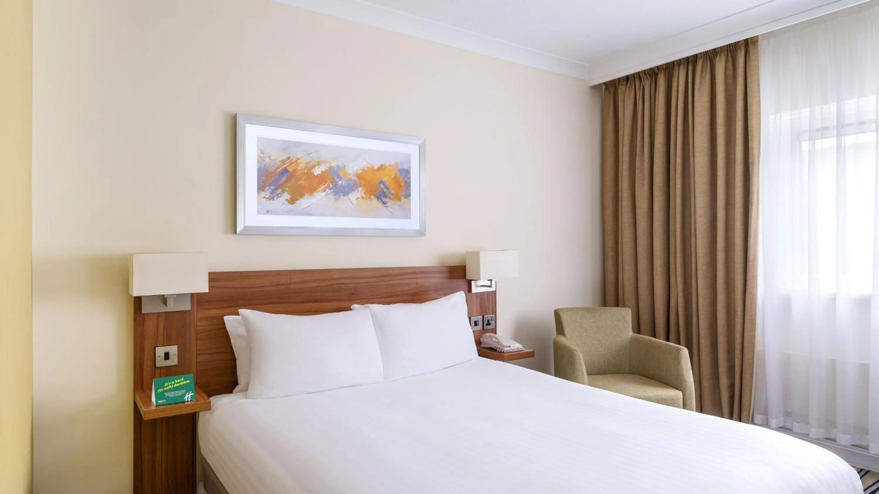 Photo of the whole room, Bed in Holiday Inn Derby/Nottingham by IHG