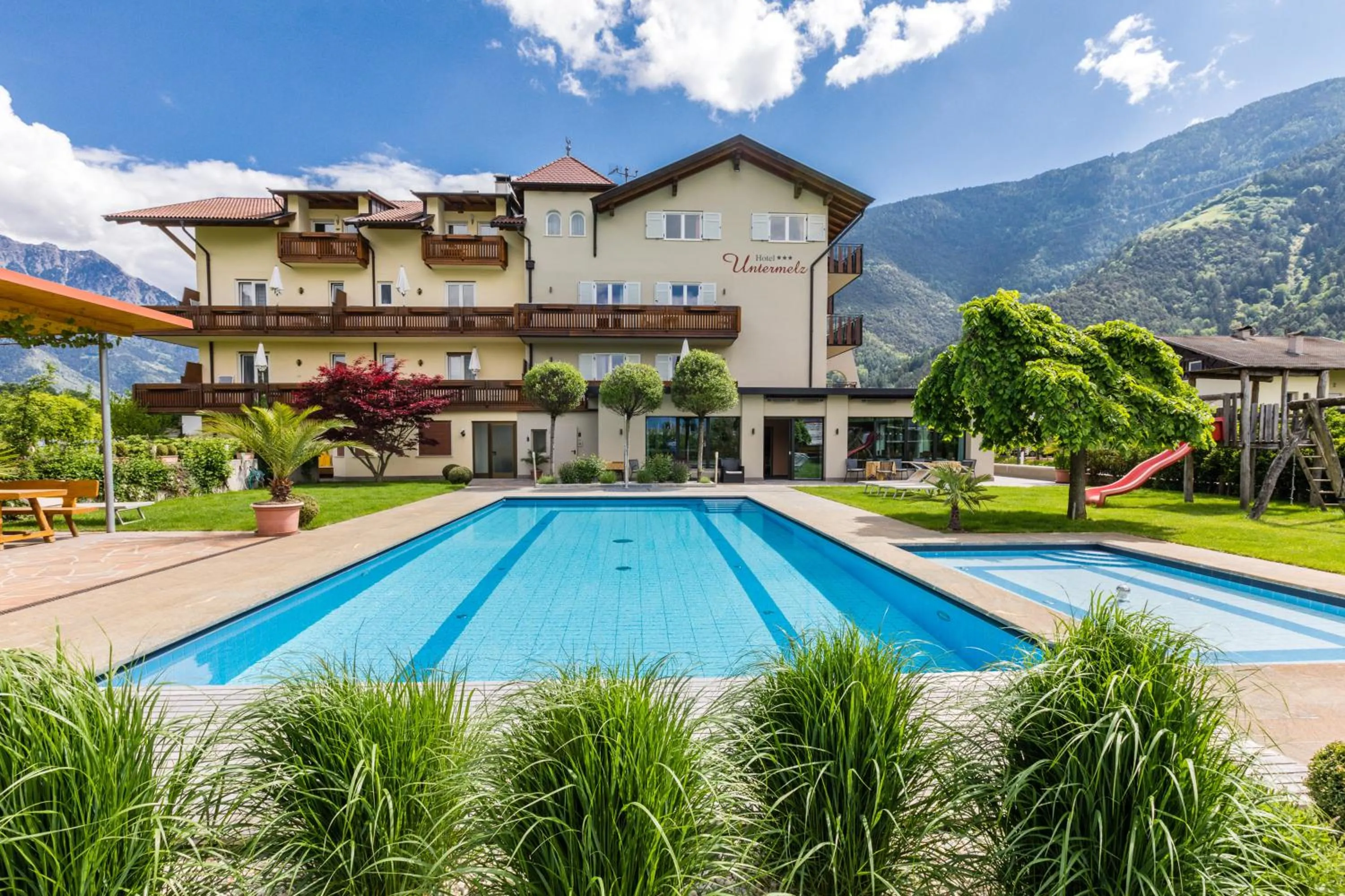 Swimming pool in Hotel Untermelz