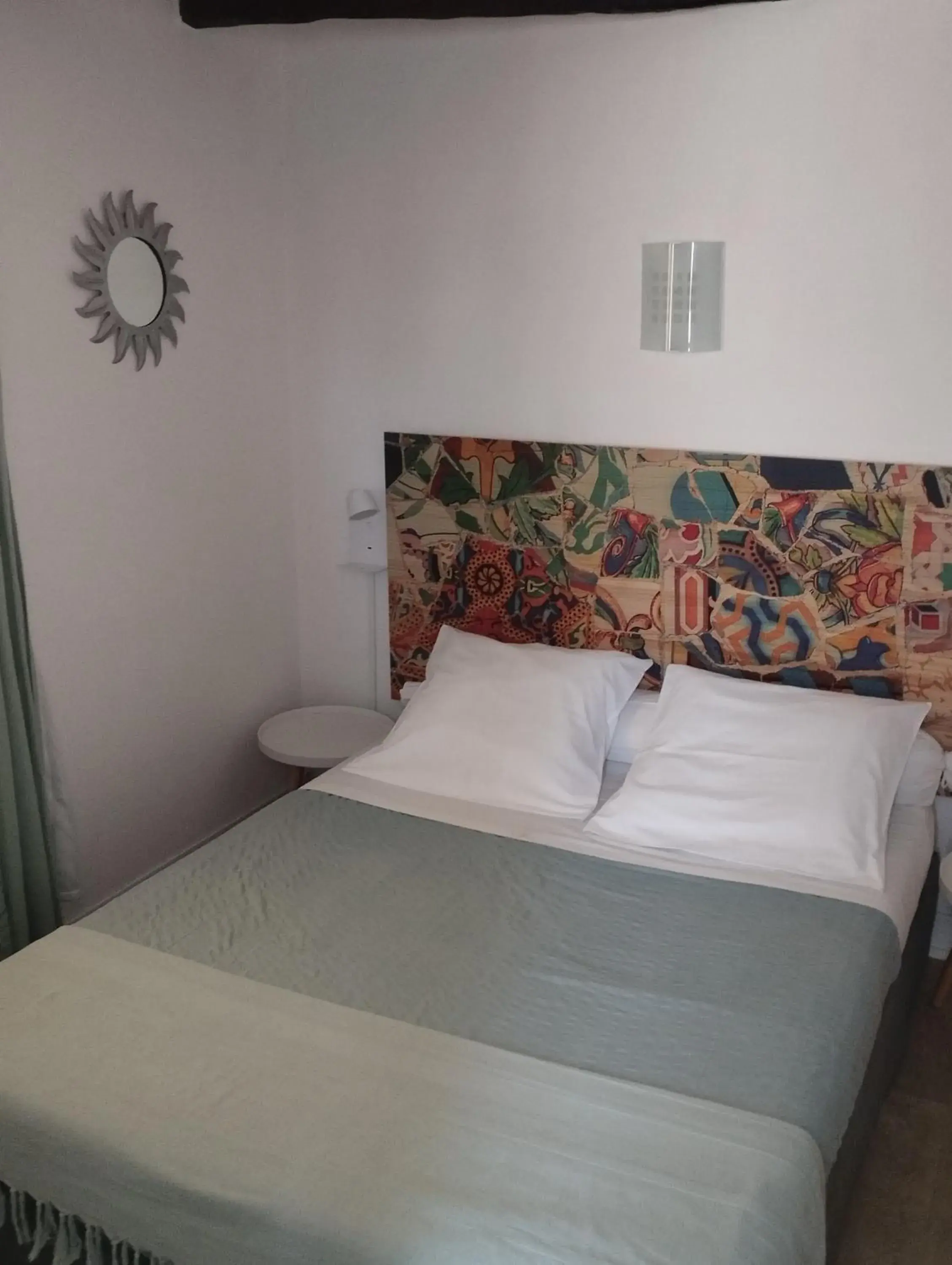 Small Double Room in Le palais, hôtel - restaurant Small Double Room in Le palais, hôtel - restaurant