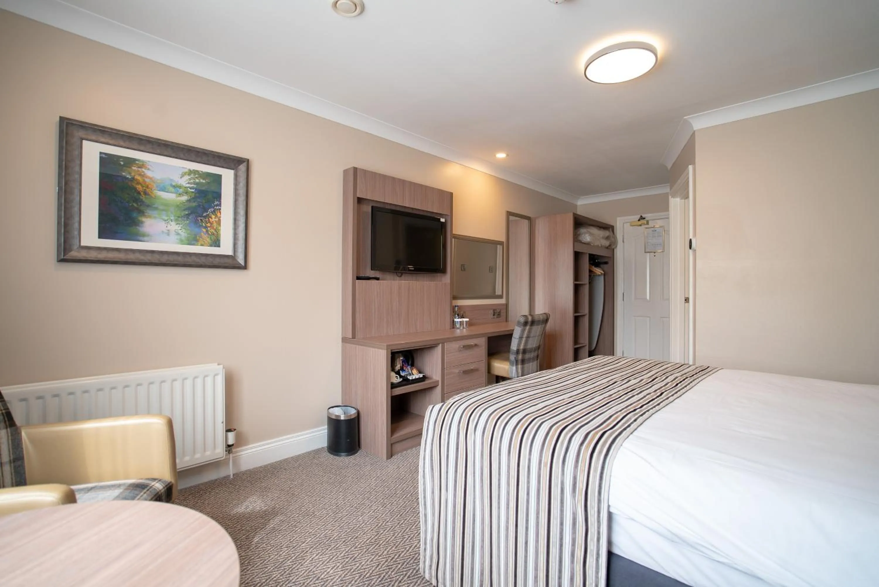 Bedroom, Bed in Corr's Corner Hotel