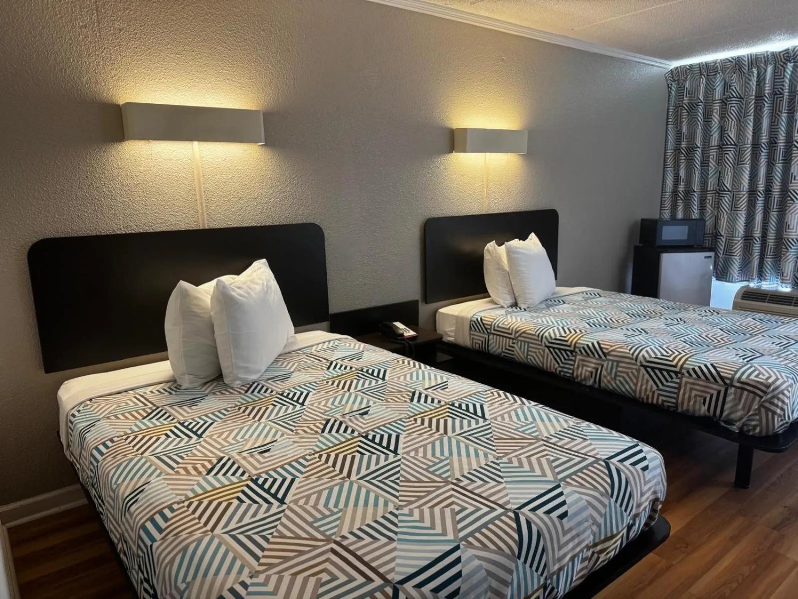 Bedroom, Bed in Motel 6-Tifton, GA