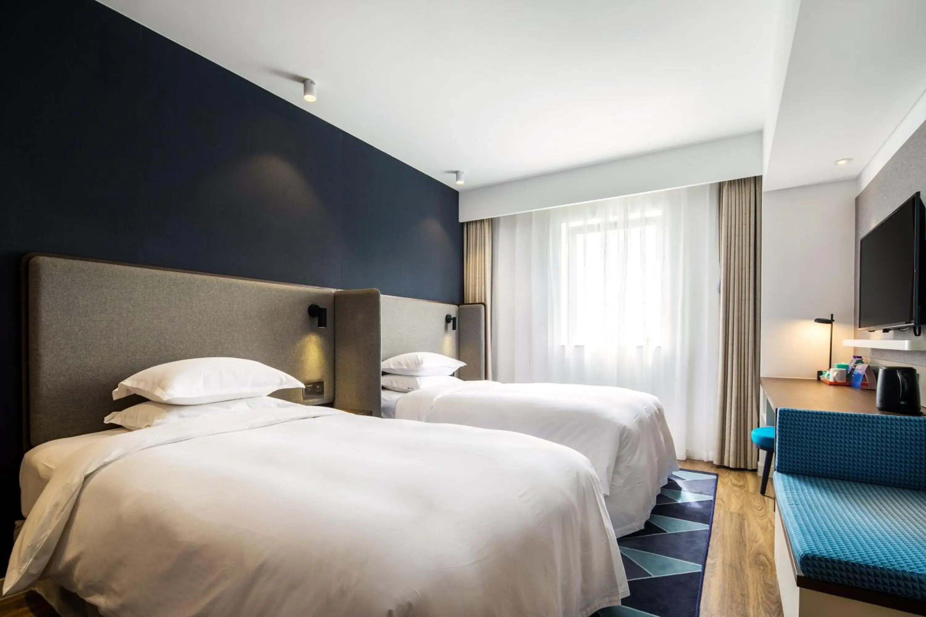 Standard Twin Room in Holiday Inn Express - Shaoxing Paojiang, an IHG Hotel Standard Twin Room in Holiday Inn Express - Shaoxing Paojiang, an IHG Hotel