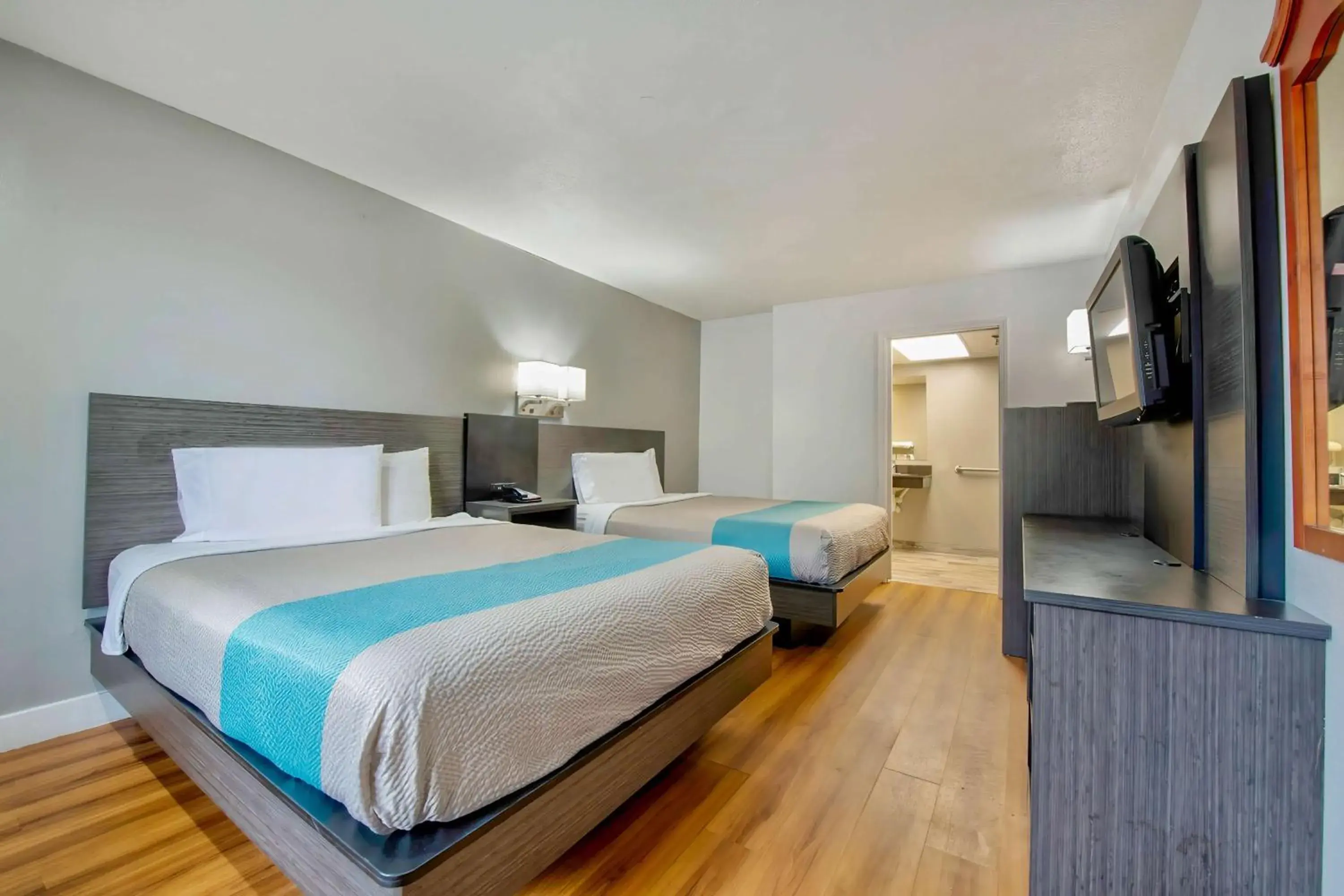 Deluxe Double Room - Smoking in Motel 6 Byron, Ga Deluxe Double Room - Smoking in Motel 6 Byron, Ga