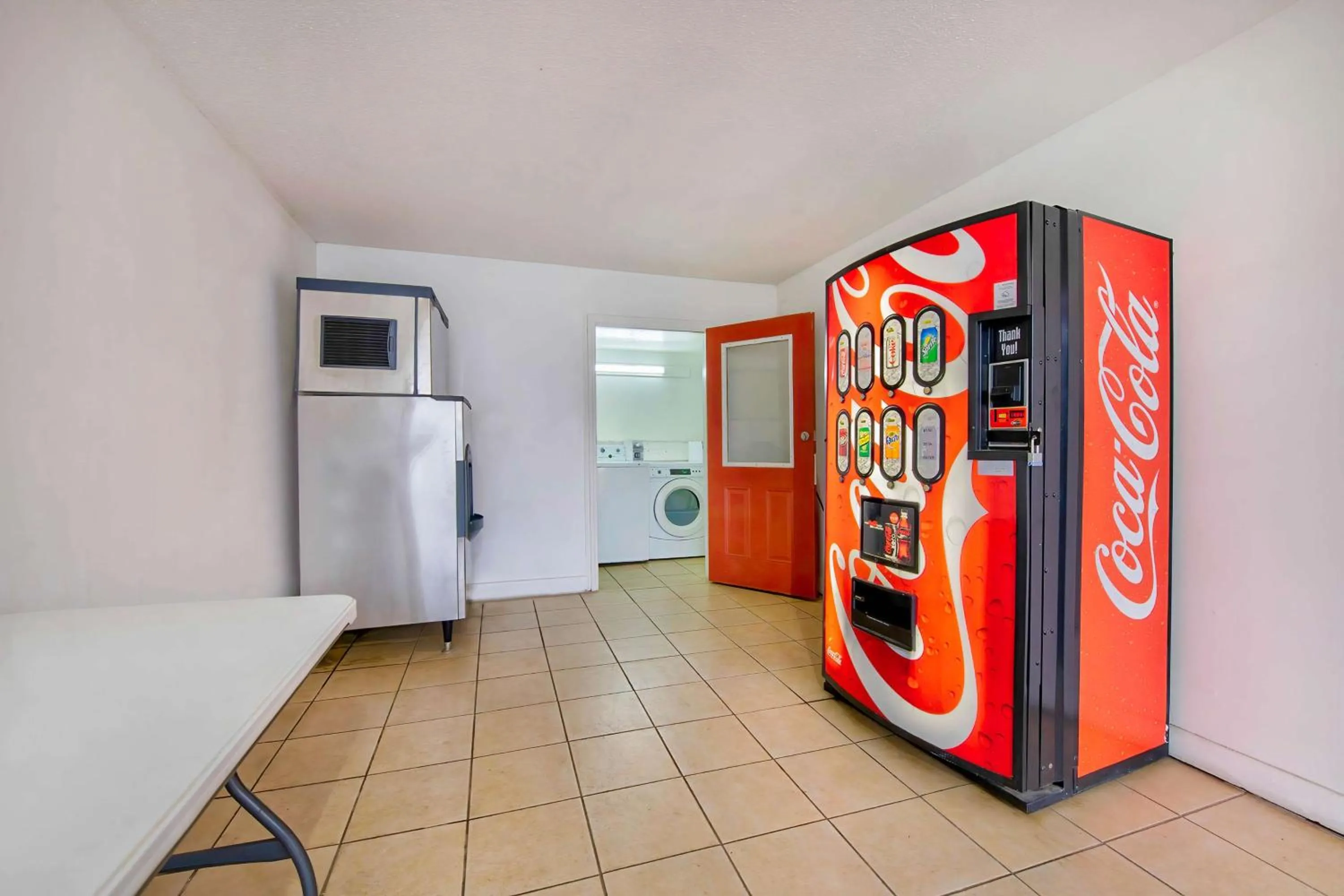 Property building in Motel 6 Byron, Ga