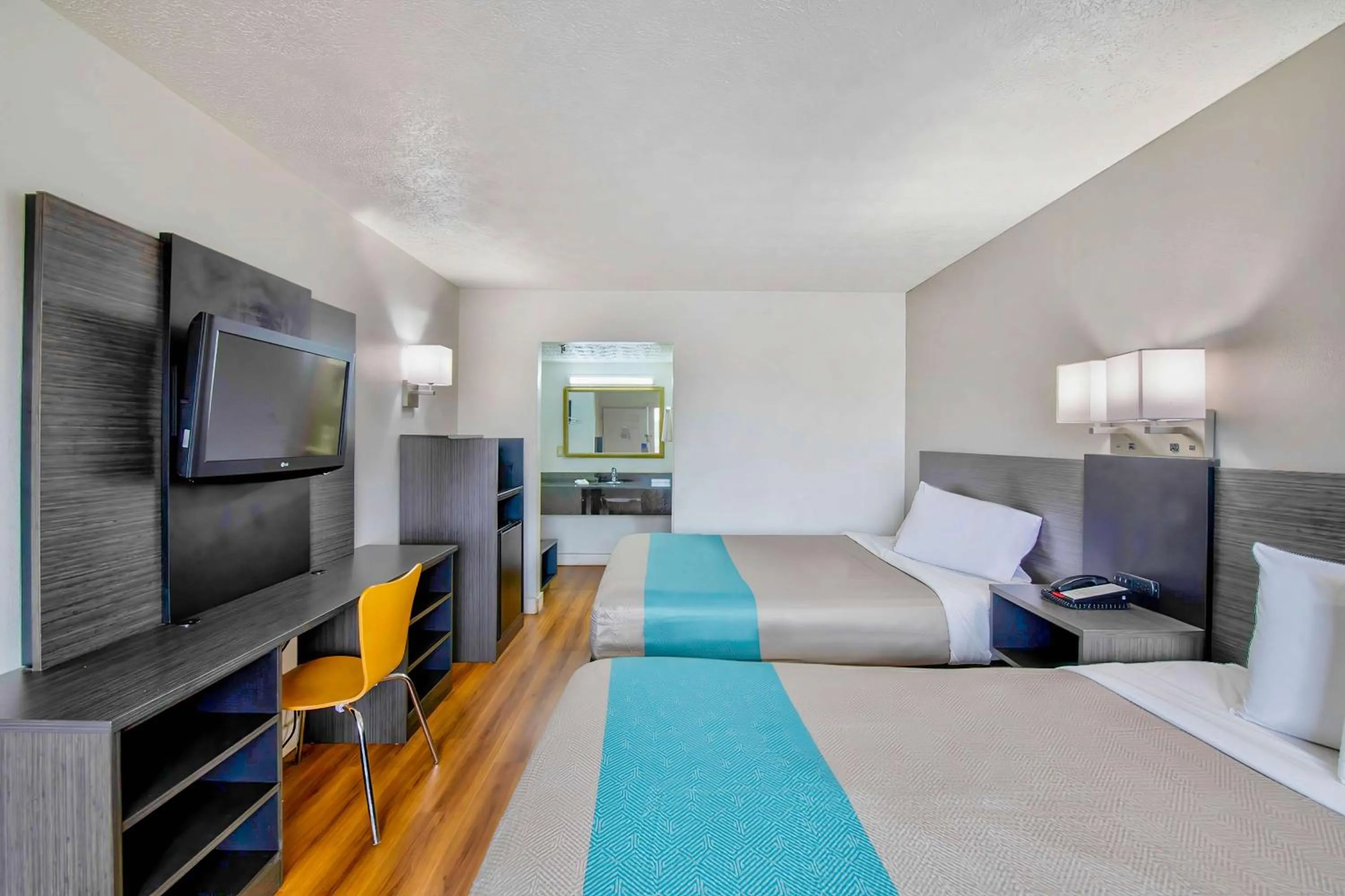 Bedroom, Bed in Motel 6 Byron, Ga