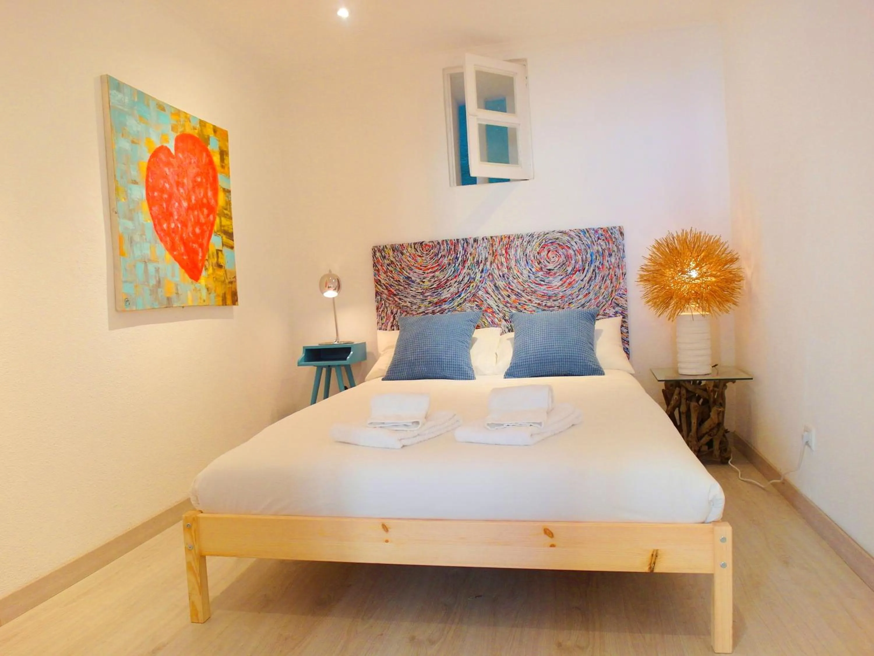 Photo of the whole room, Bed in SantoSweethome 2