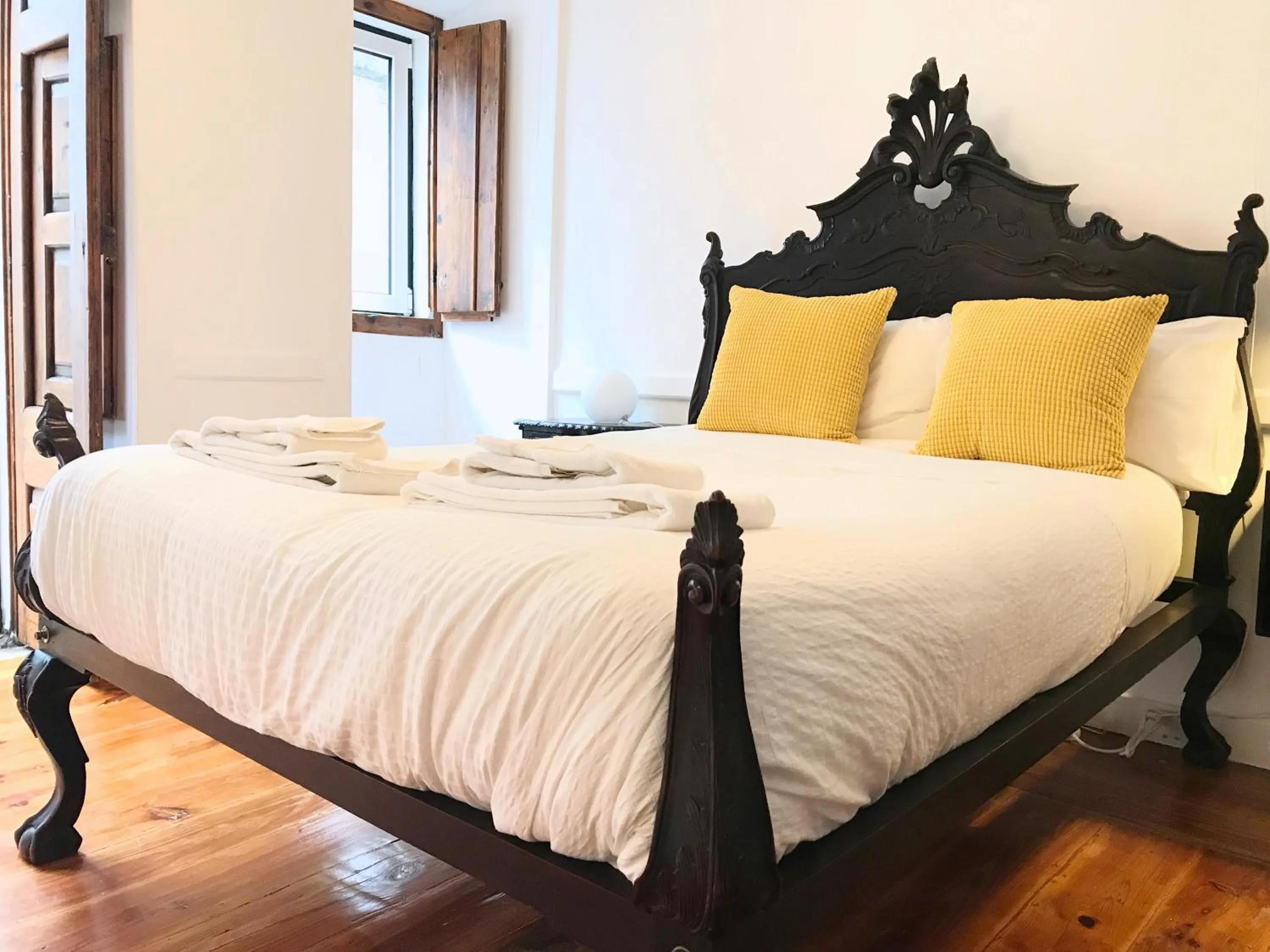 Bedroom, Bed in SantoSweethome 2