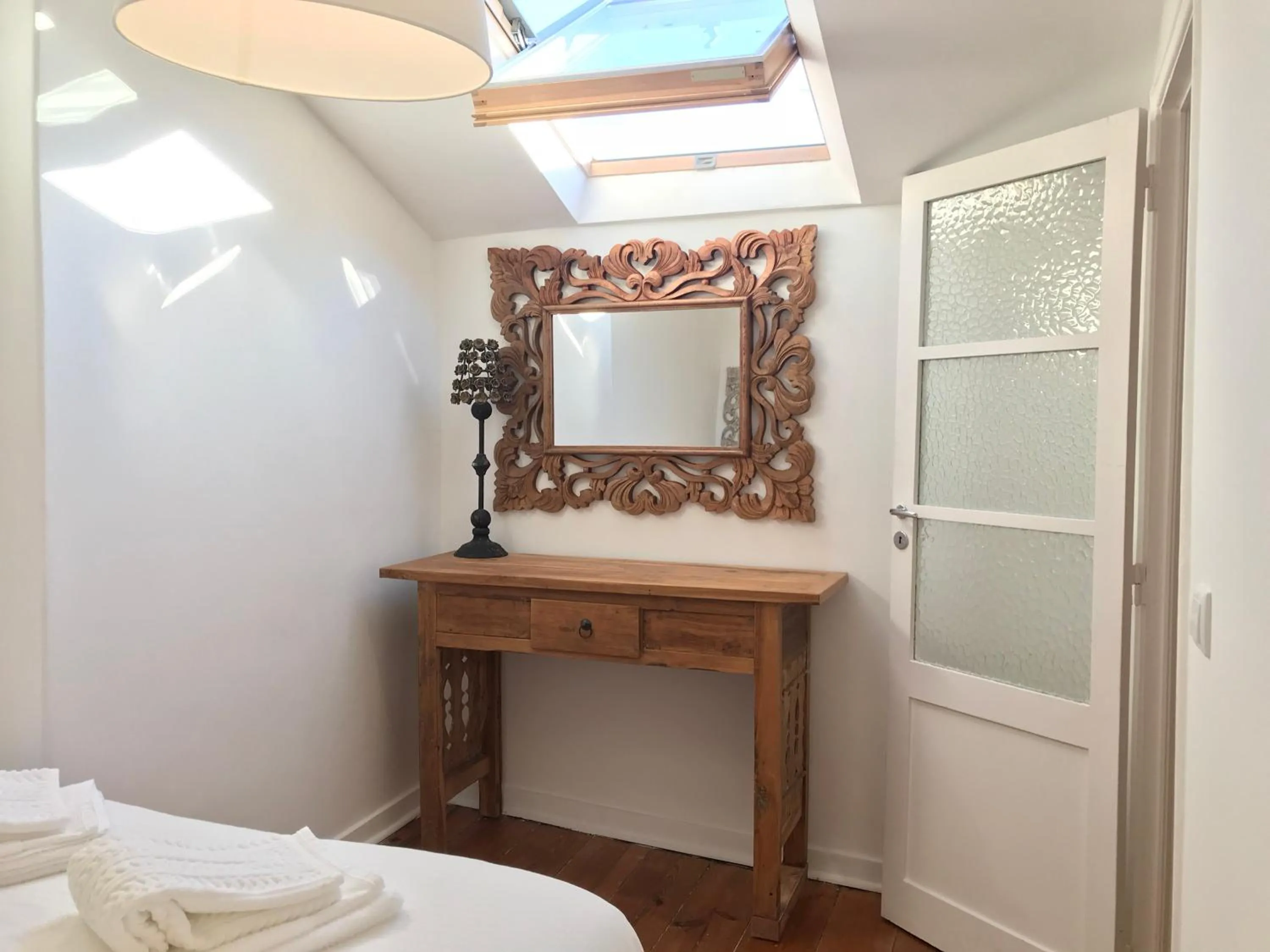 Photo of the whole room, Bed in SantoSweethome 2