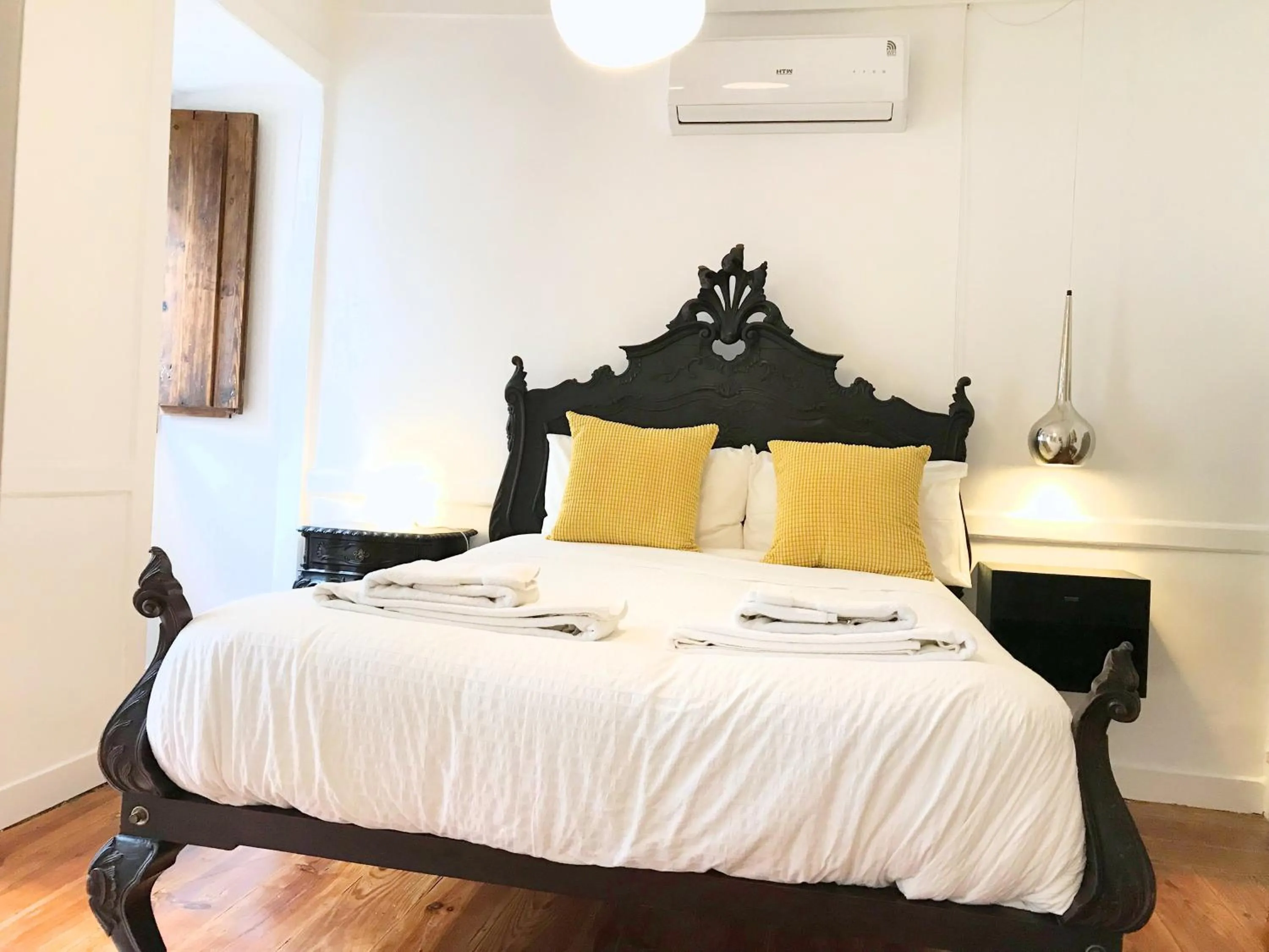 Bedroom, Bed in SantoSweethome 2