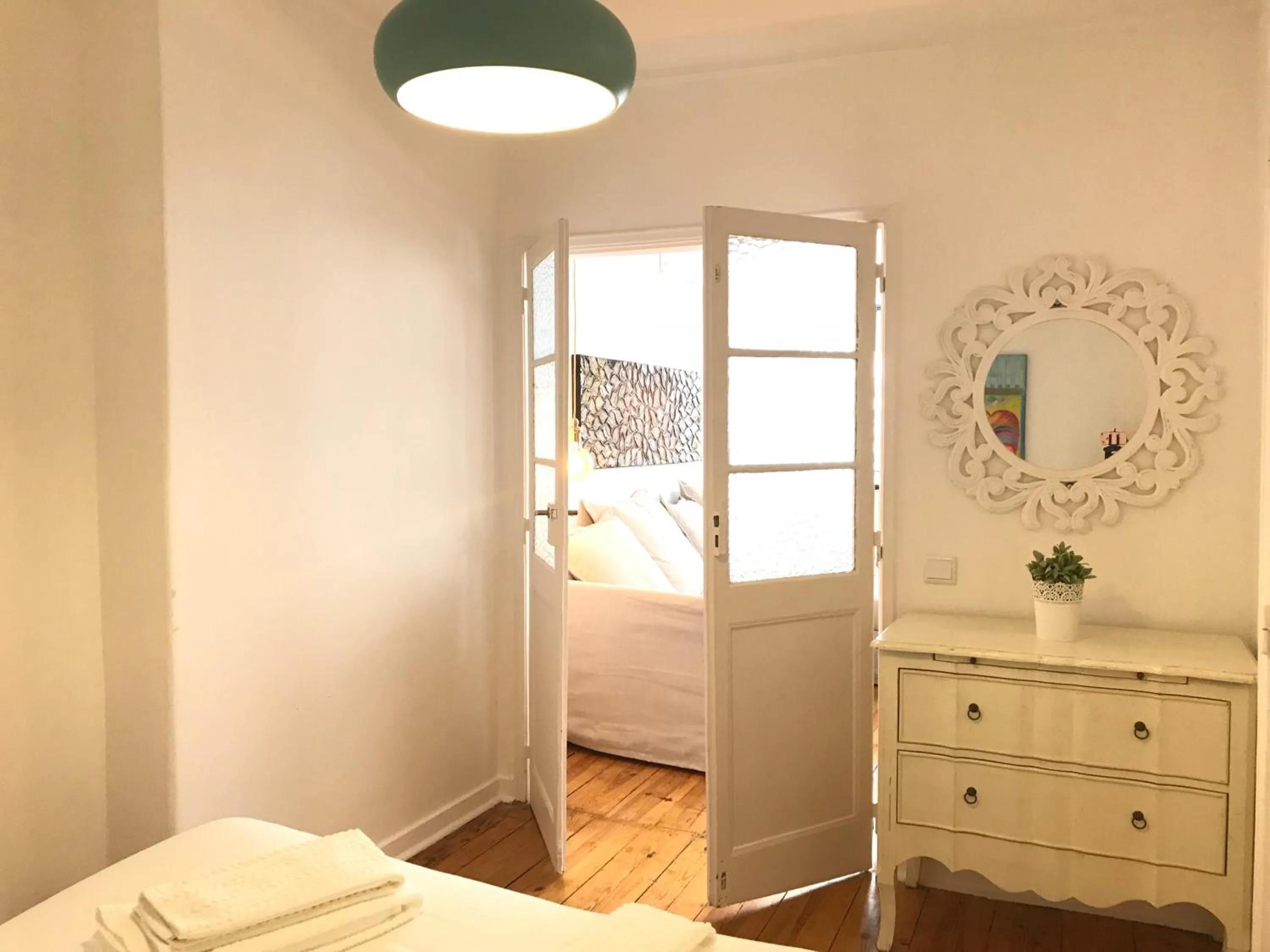 Photo of the whole room, Bed in SantoSweethome 2