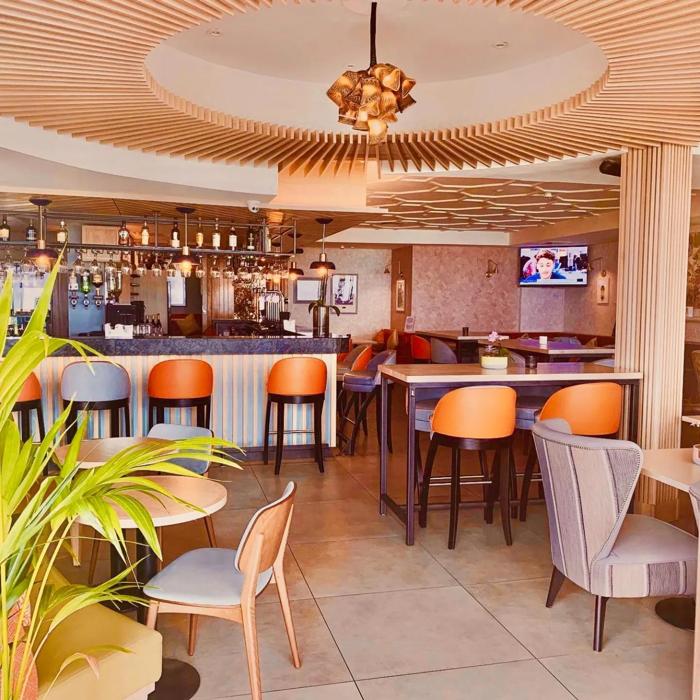 Lounge or bar in Bayview Hotel