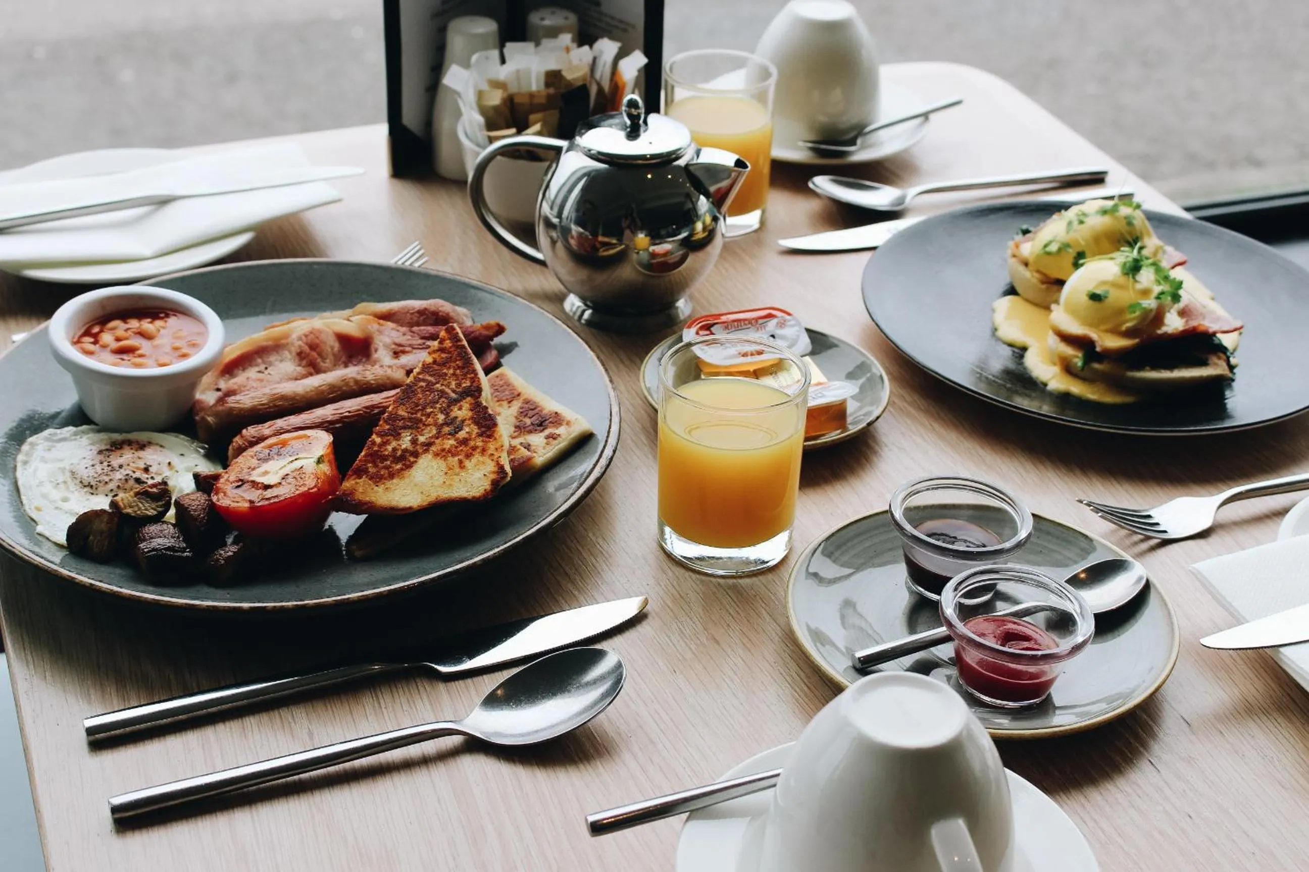 Restaurant/places to eat in Bayview Hotel