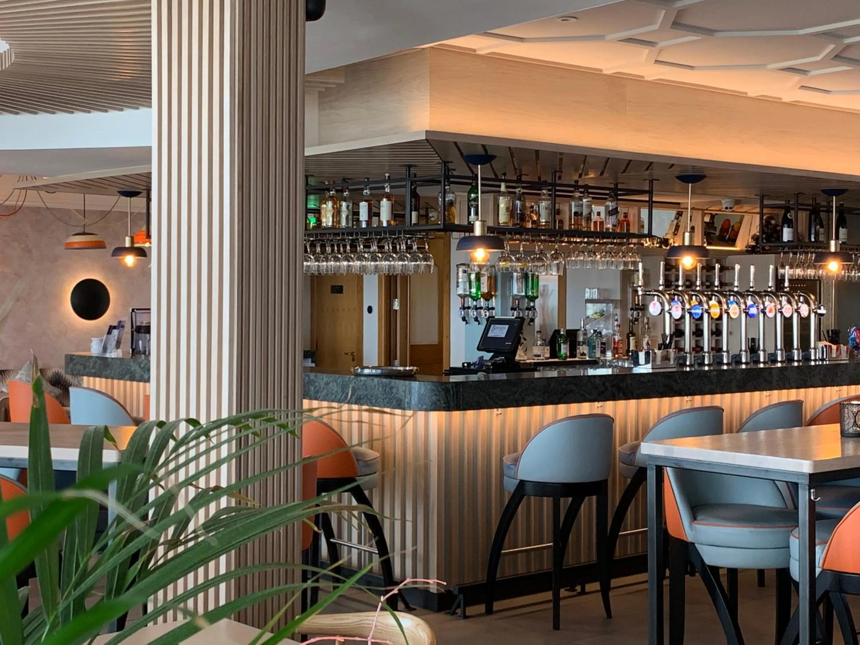 Lounge or bar in Bayview Hotel