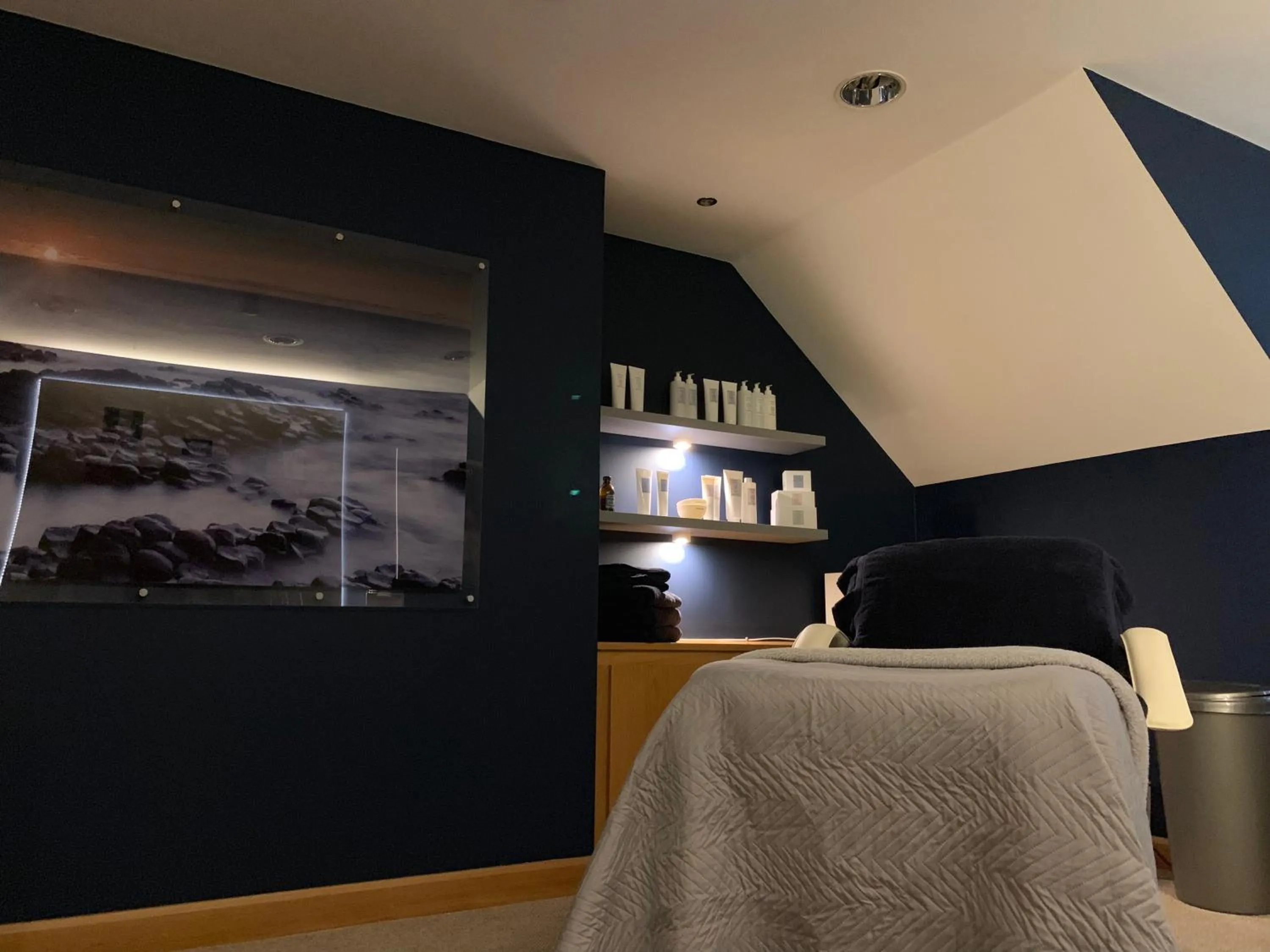 Bed in Bayview Hotel