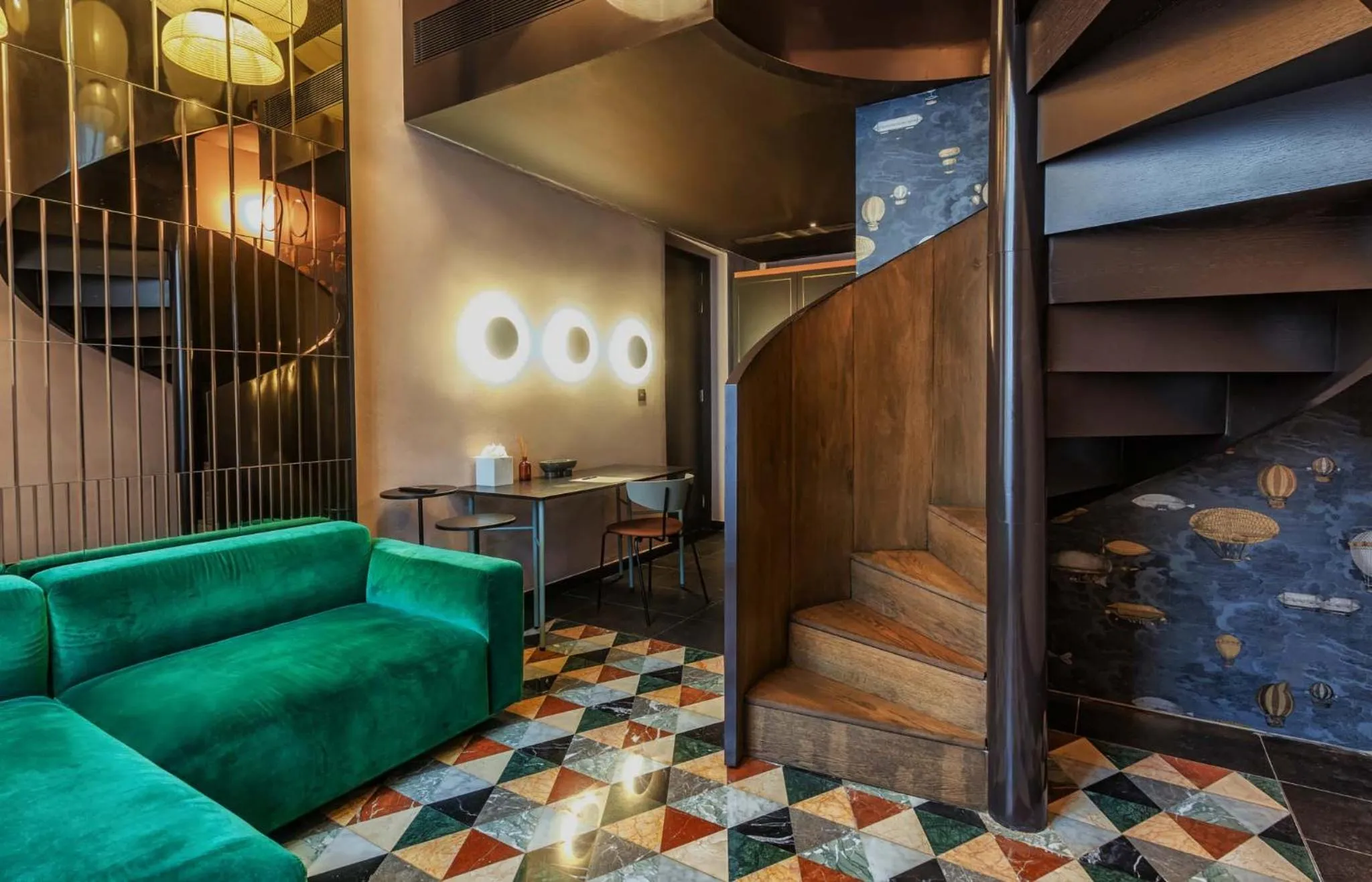 Seating area in Rosselli