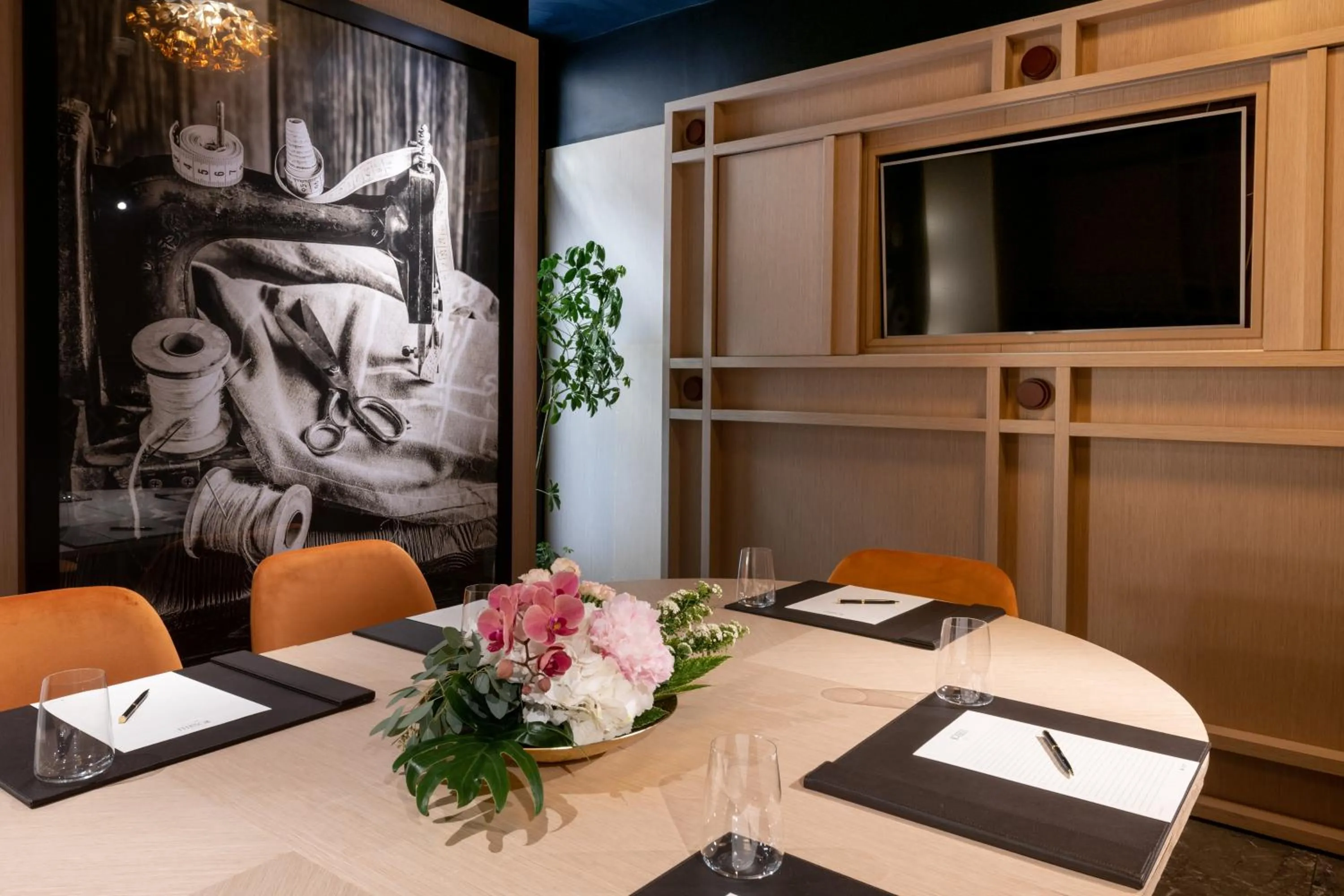 Business facilities in Rosselli