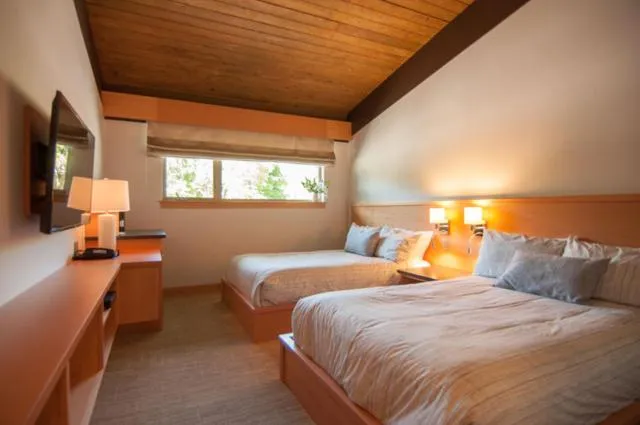 Bed in Harbour House Hotel