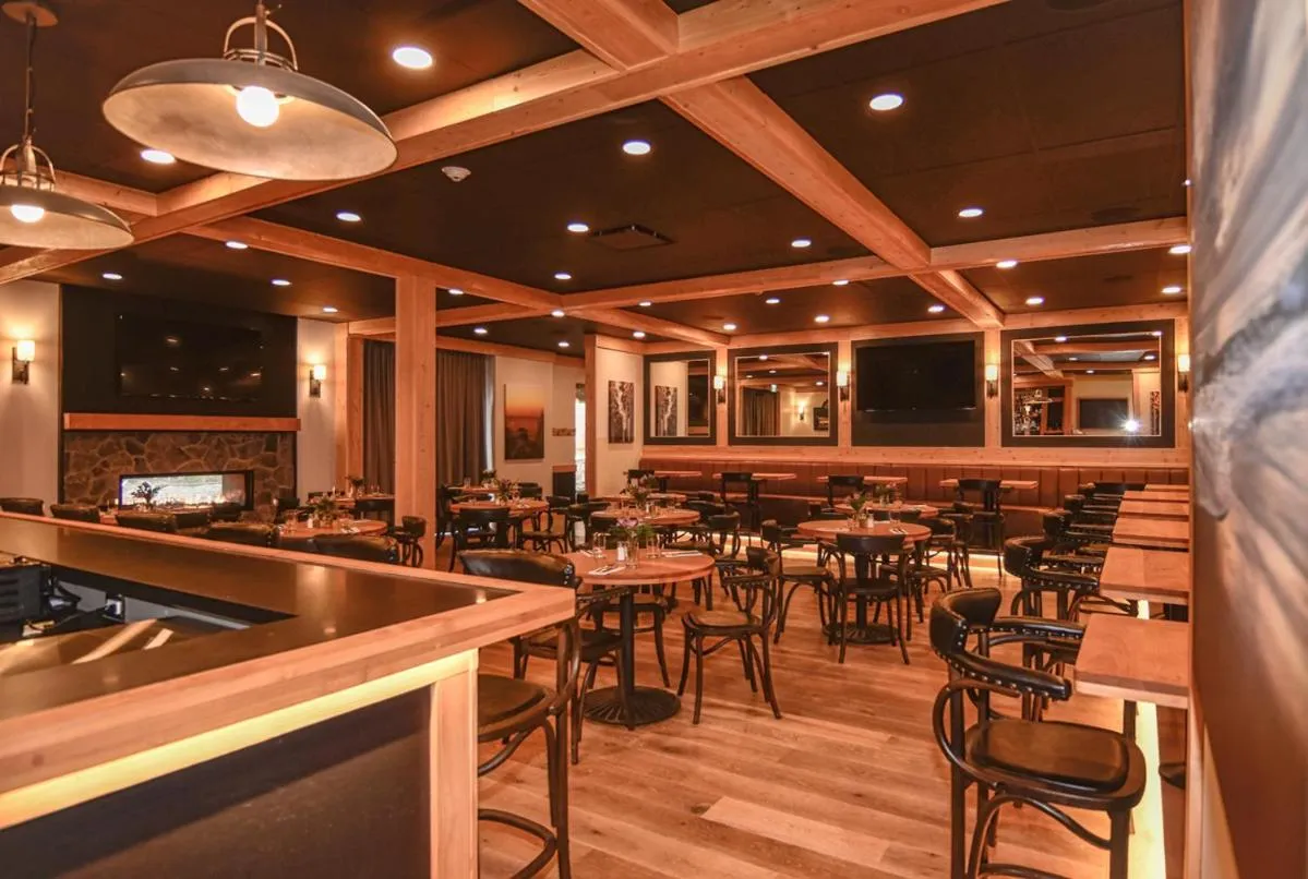 Restaurant/places to eat in Harbour House Hotel