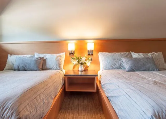 Bed in Harbour House Hotel