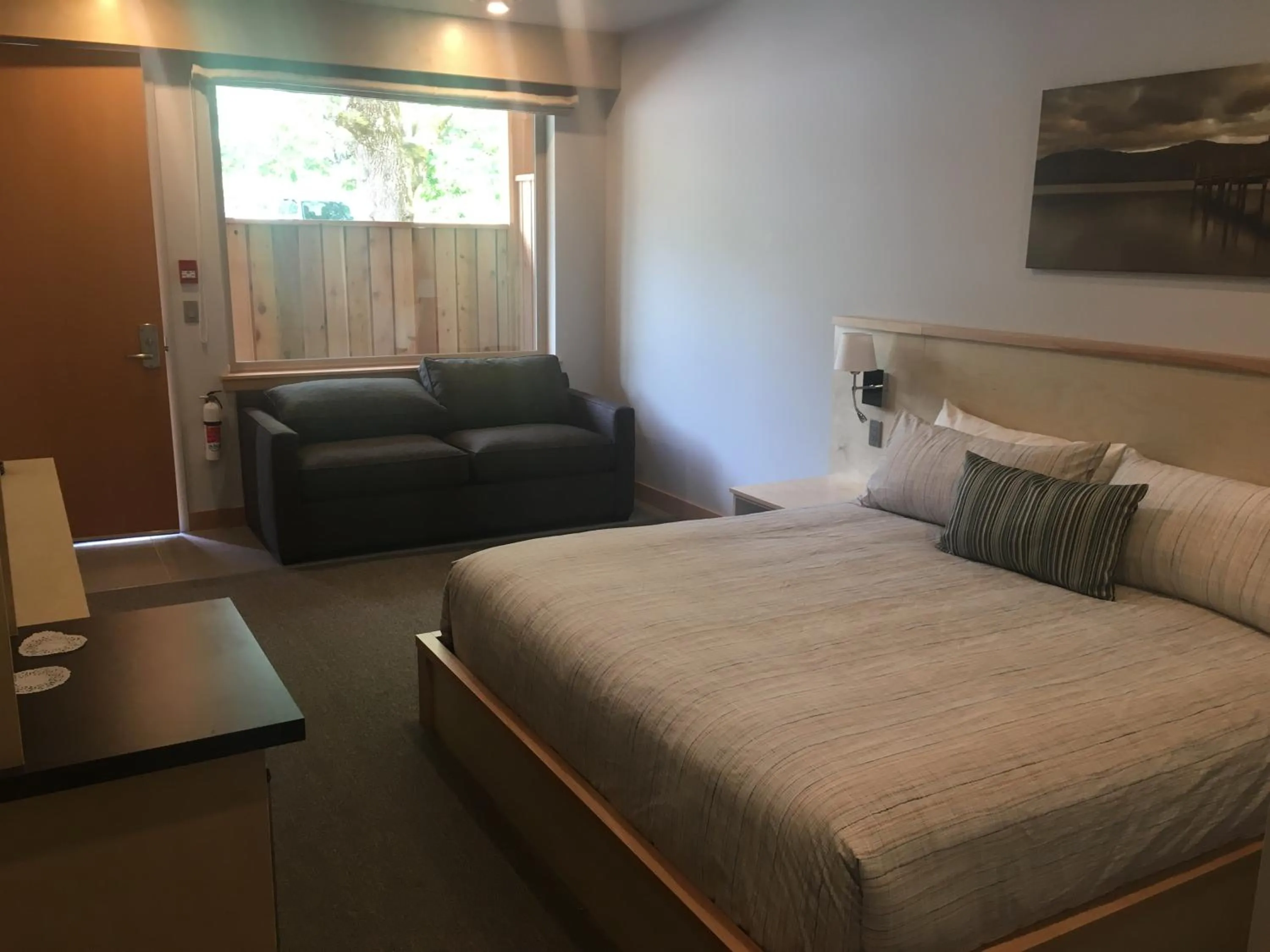 Photo of the whole room, Bed in Harbour House Hotel