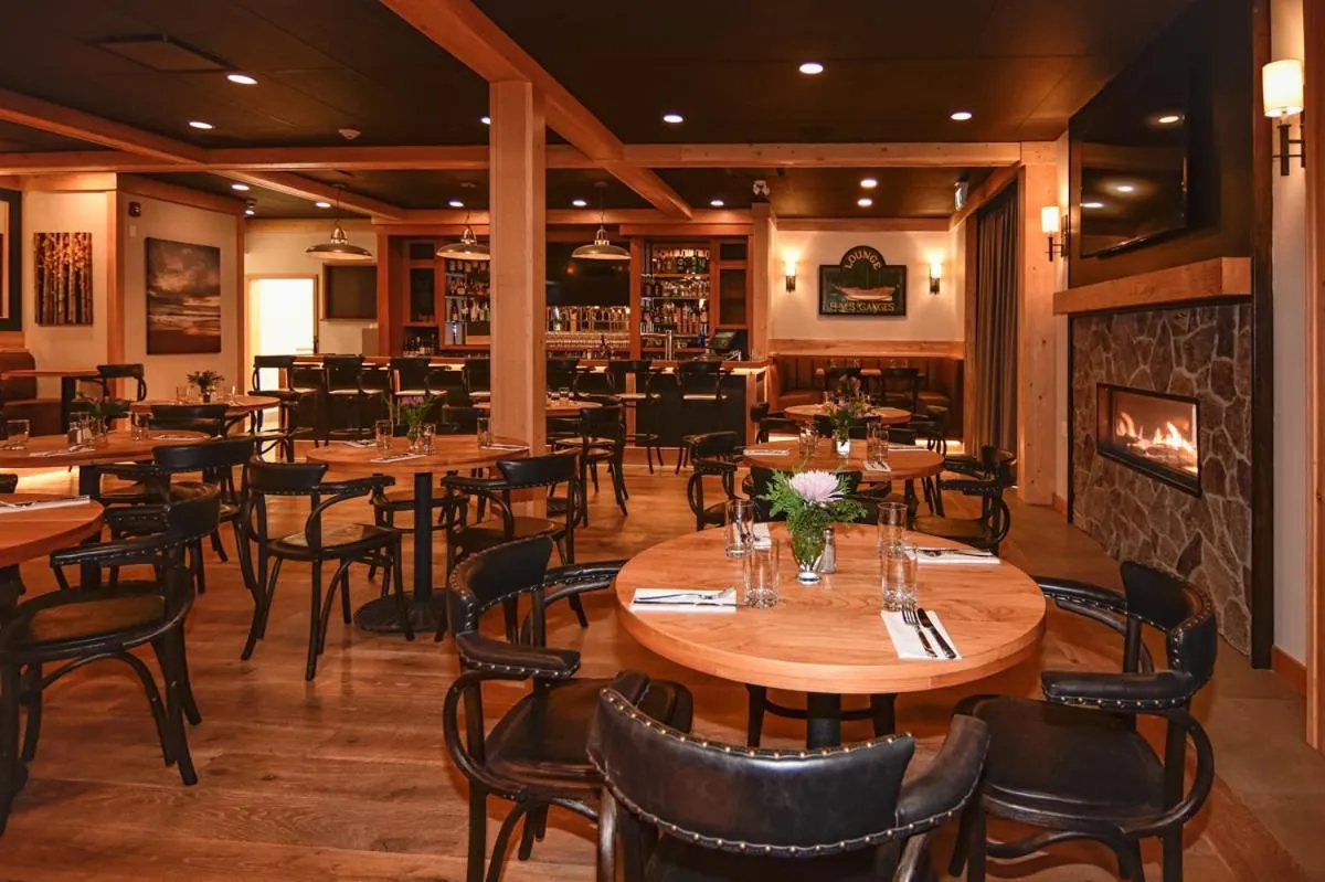 Restaurant/places to eat in Harbour House Hotel