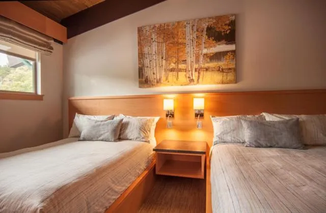 Bed in Harbour House Hotel