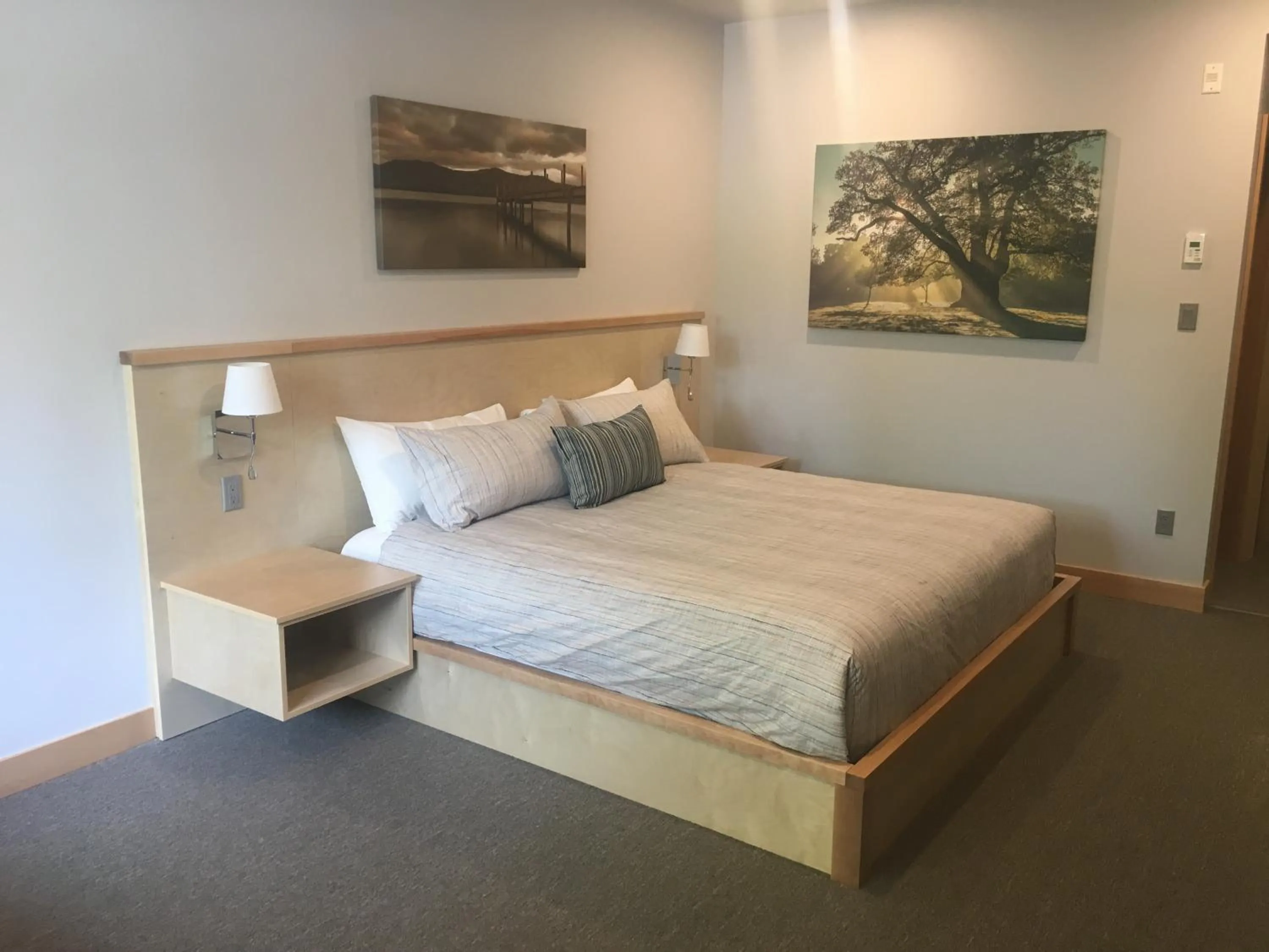 Photo of the whole room, Bed in Harbour House Hotel