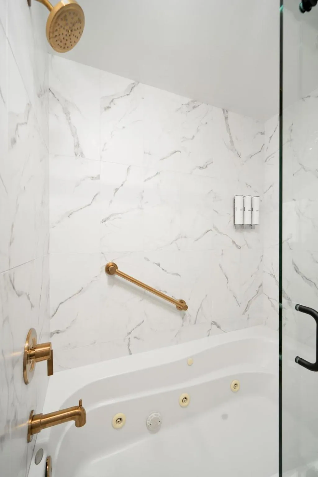 Shower in Casablanca Inn