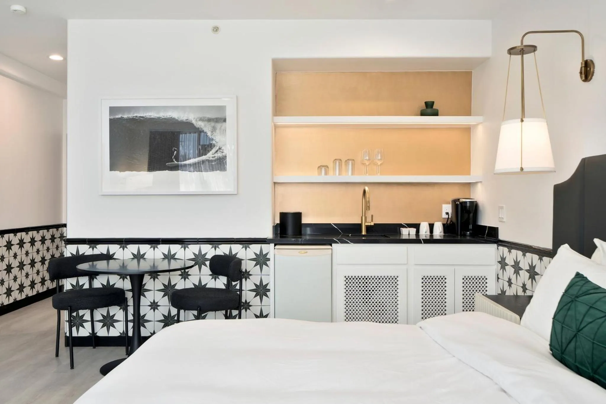 Kitchen or kitchenette, Bed in Casablanca Inn