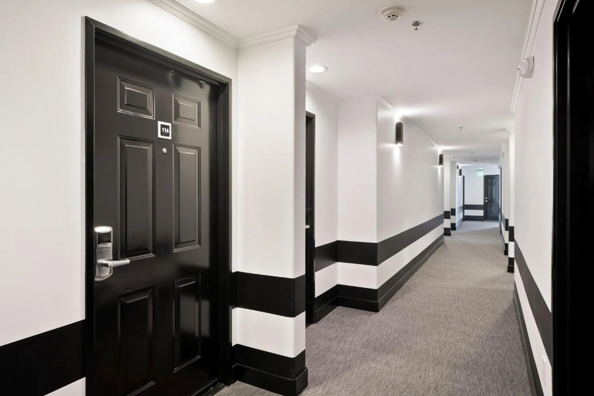 Property building in Casablanca Inn