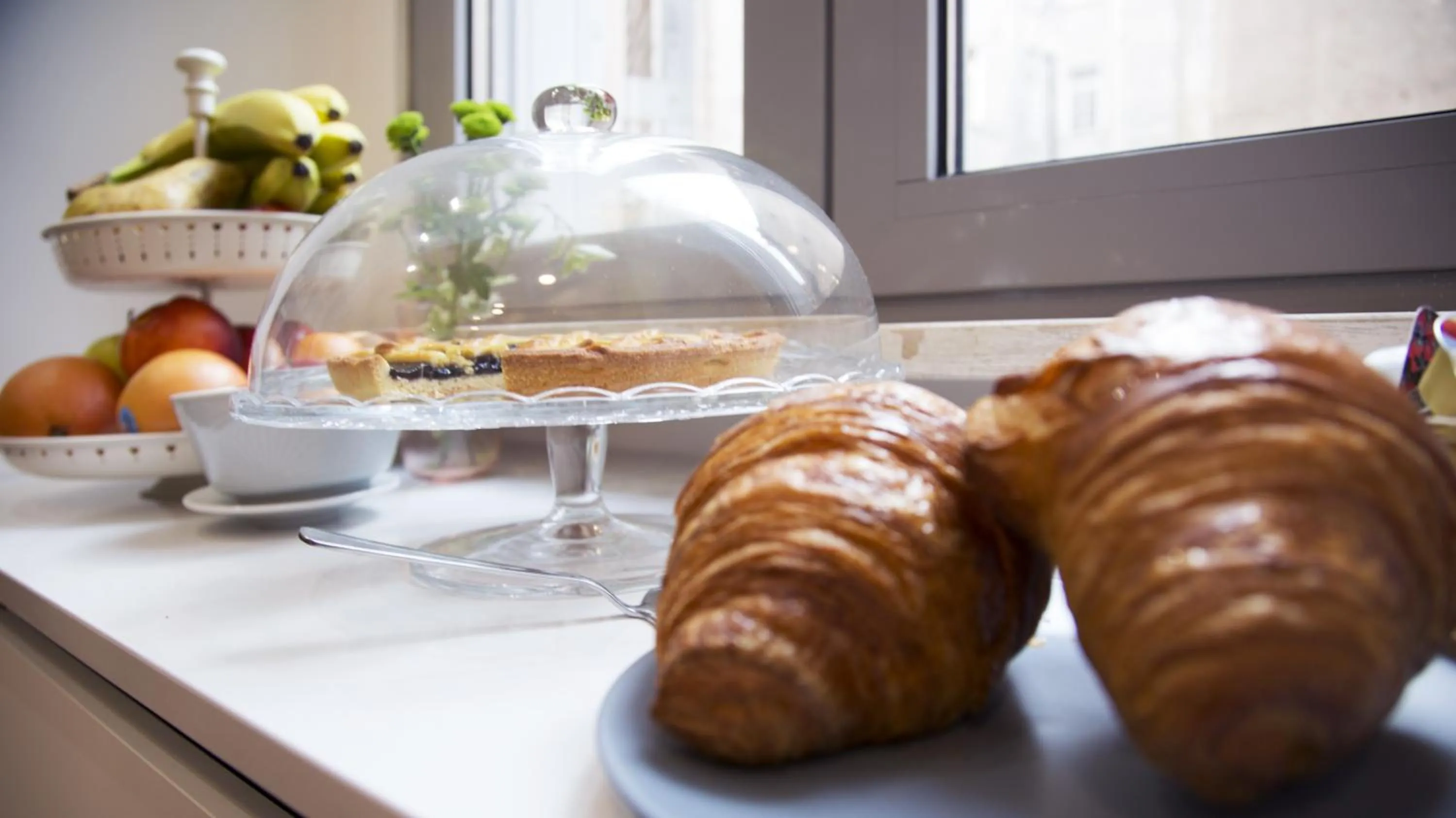 Buffet breakfast in Suite Inn Rome