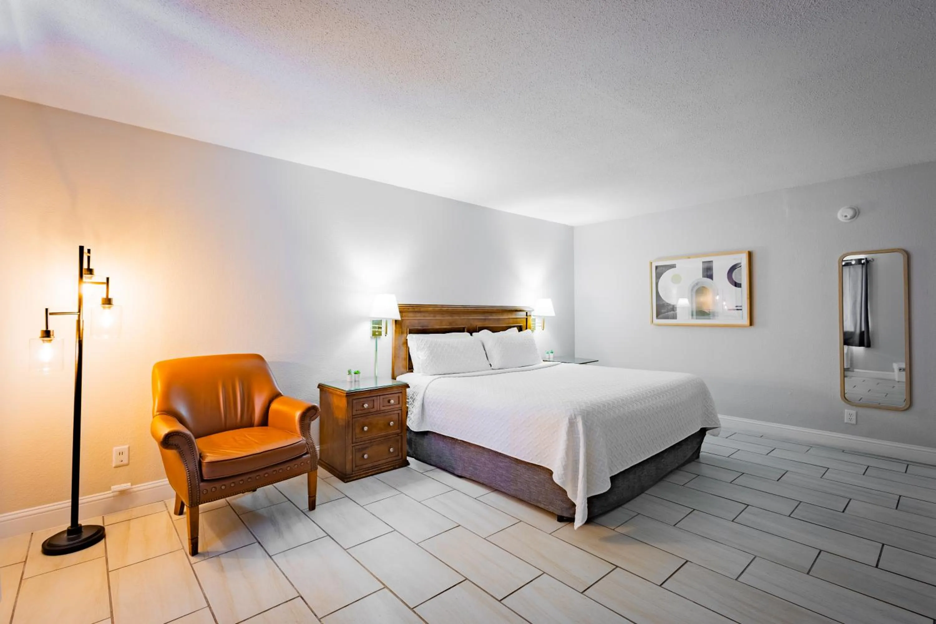 Bedroom, Bed in Welcome Inn