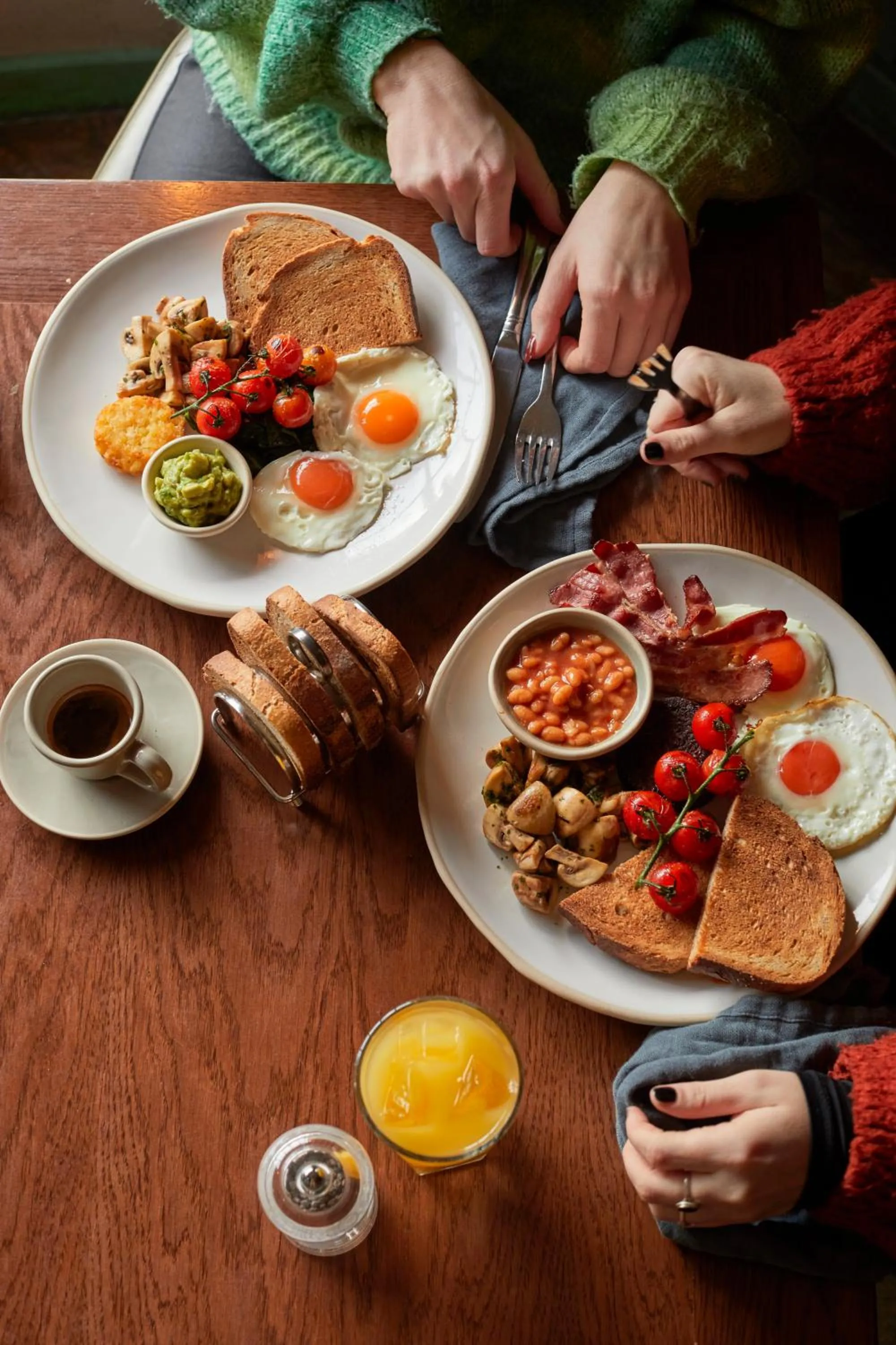 Food and drinks in The White Hart - A Heartwood Inn