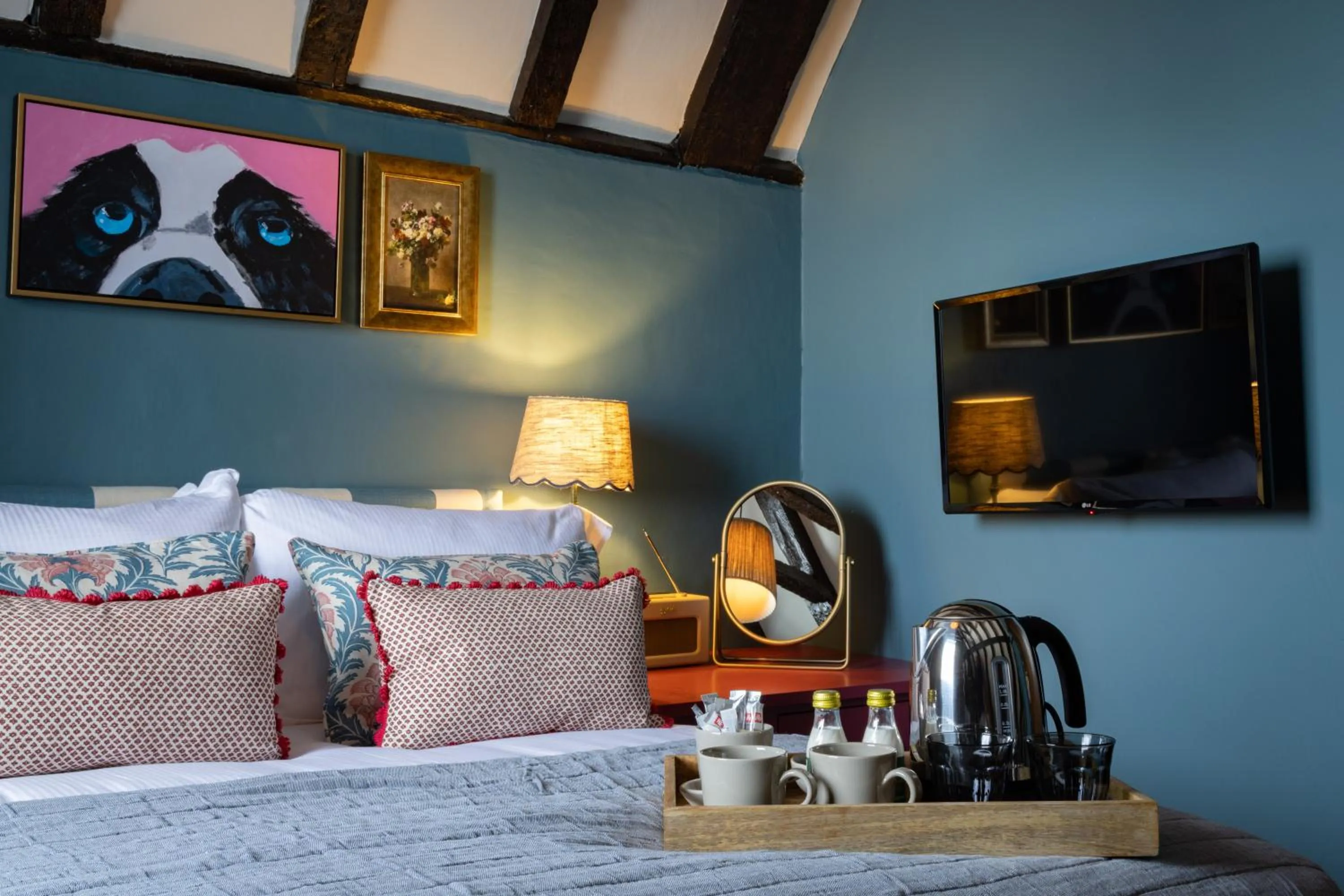 Bed in The White Hart - A Heartwood Inn