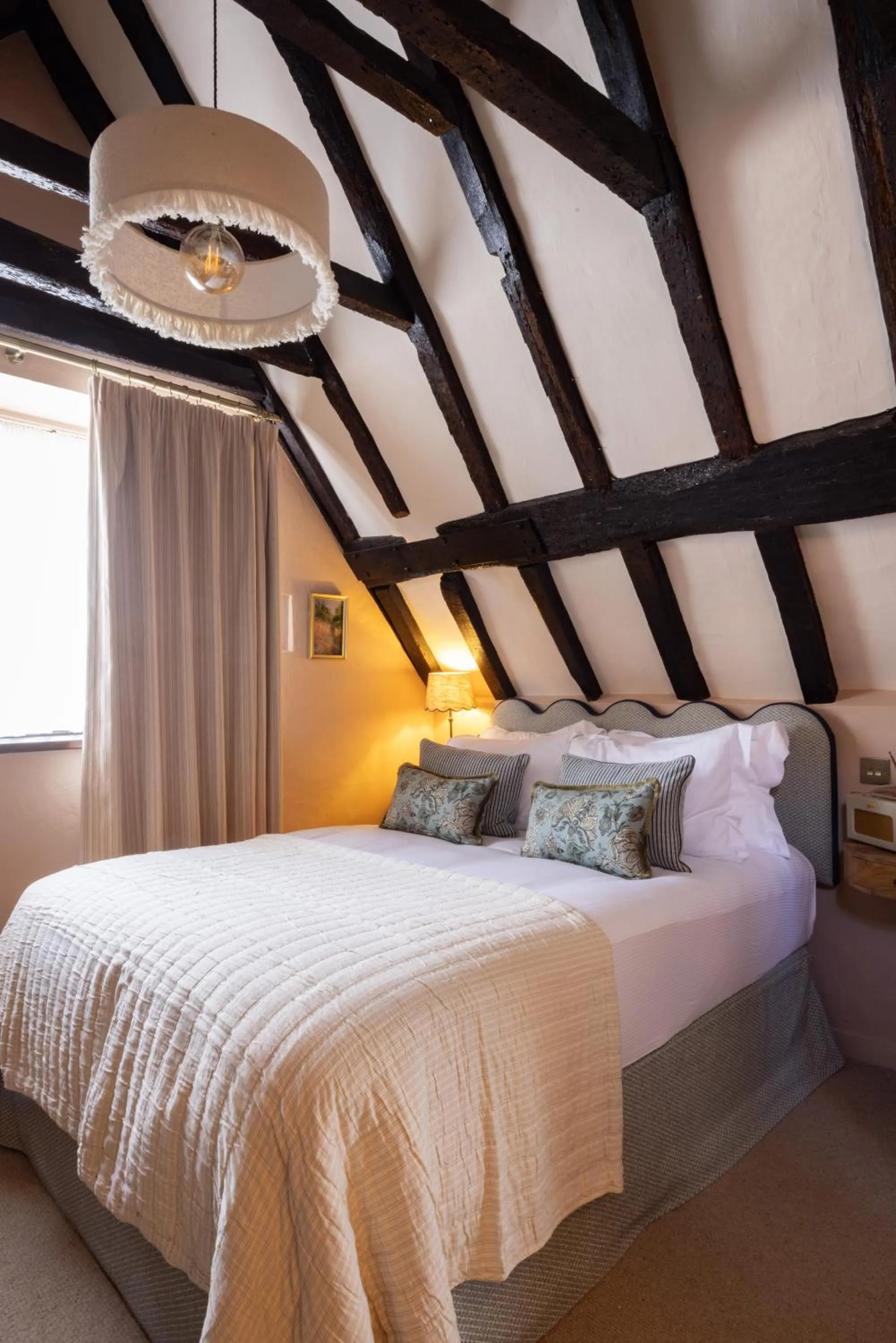 Bedroom, Bed in The White Hart - A Heartwood Inn