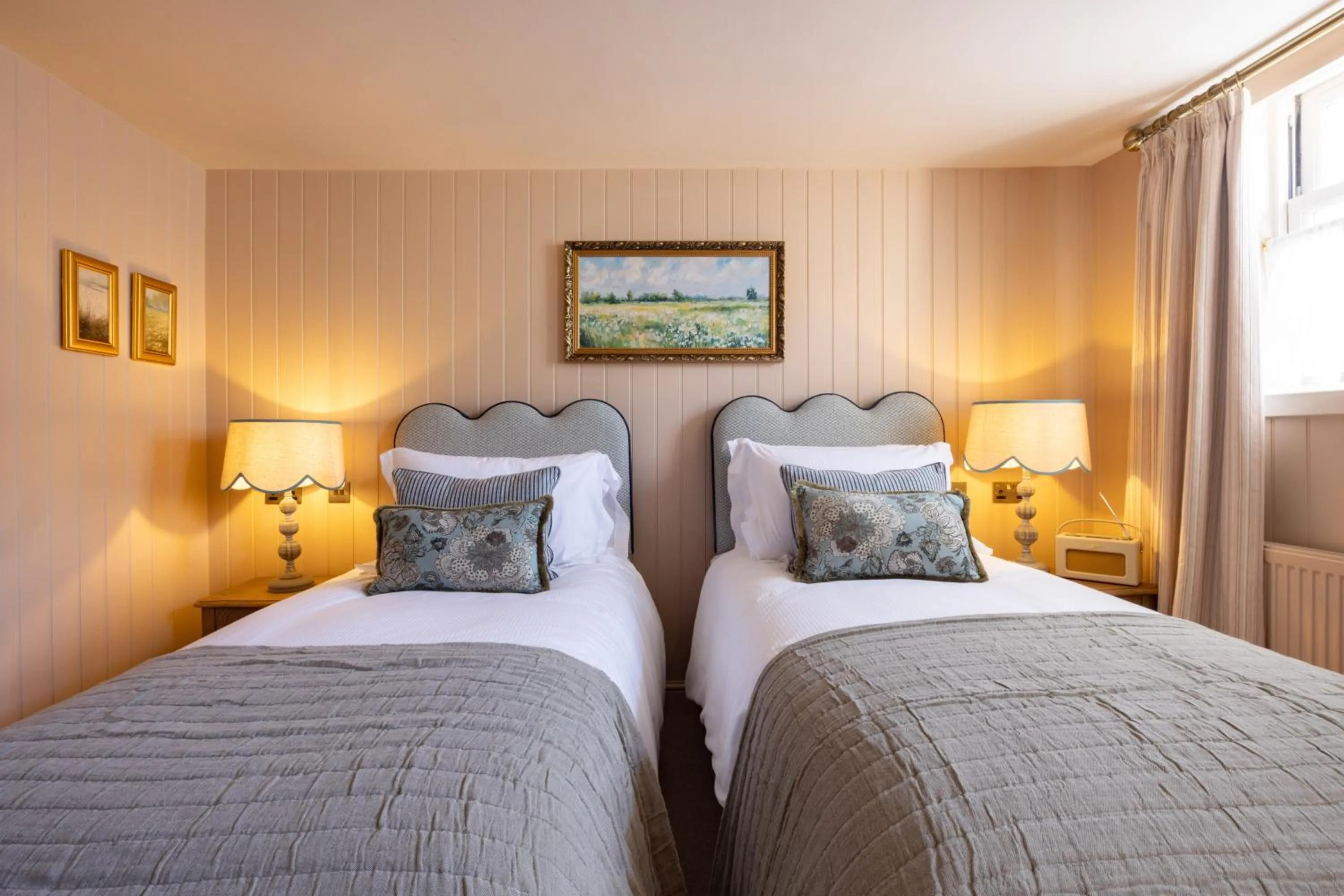 Bed in The White Hart - A Heartwood Inn