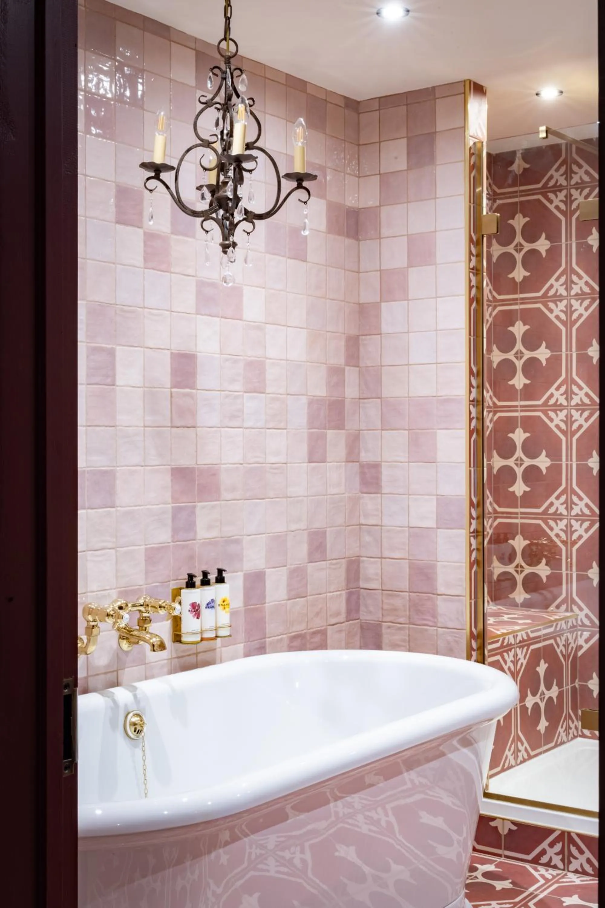 Bathroom in The White Hart - A Heartwood Inn