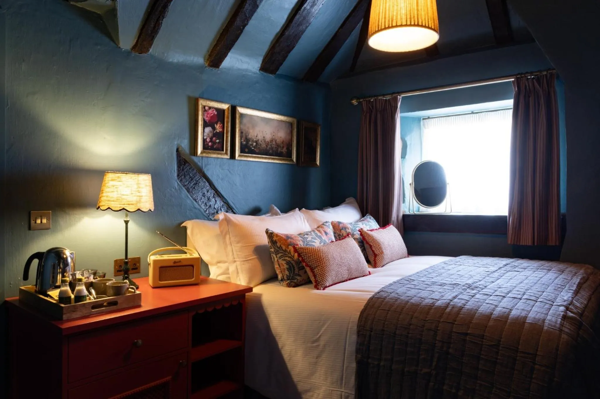 Bedroom, Bed in The White Hart - A Heartwood Inn