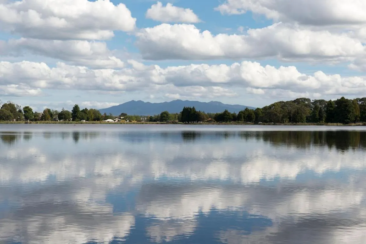 Day in Lake Point Motel