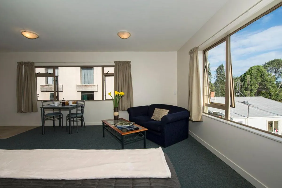 Seating area in Lake Point Motel