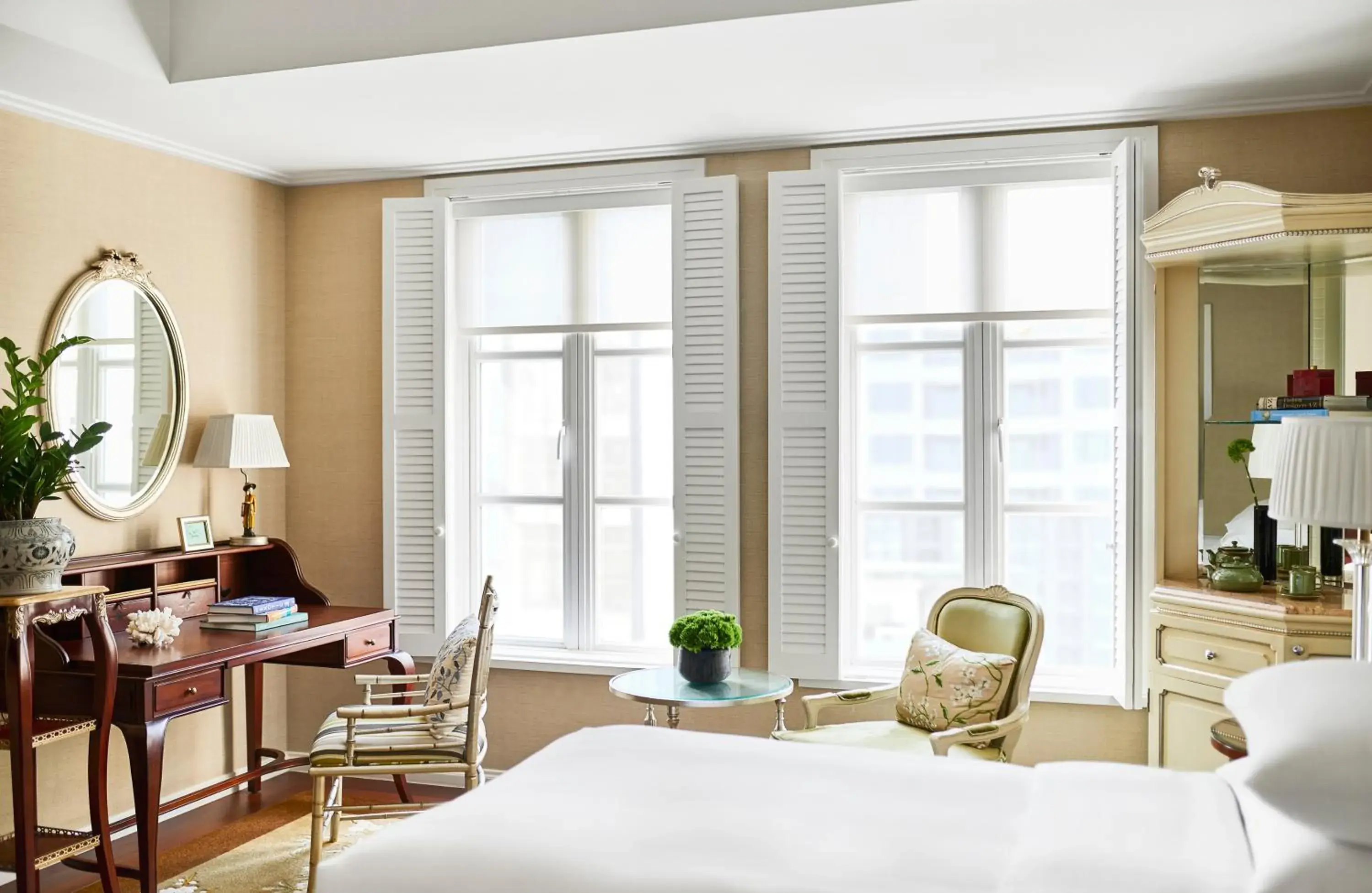 King Room with City View in Park Hyatt Saigon King Room with City View in Park Hyatt Saigon