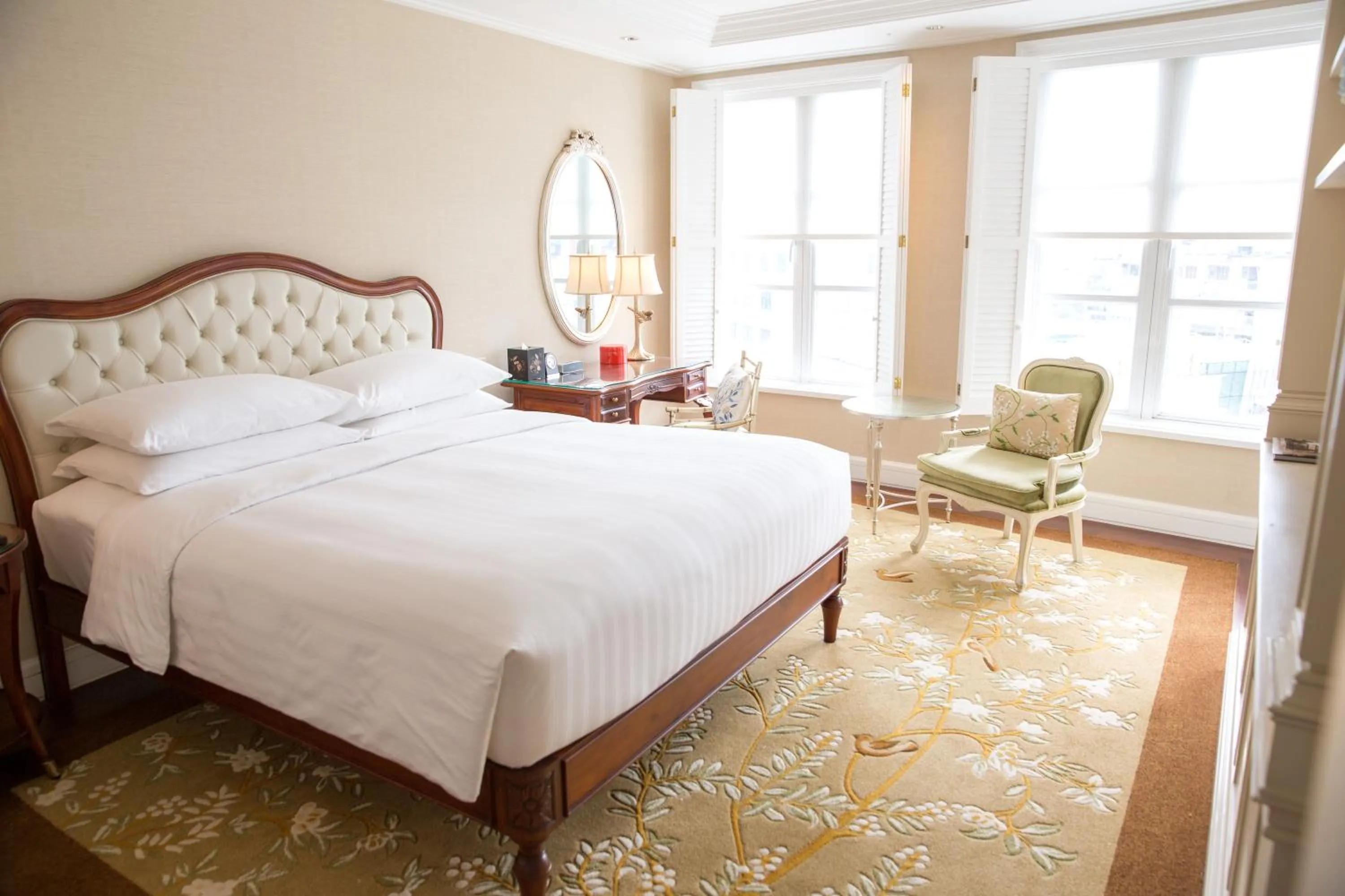 Living room, Bed in Park Hyatt Saigon