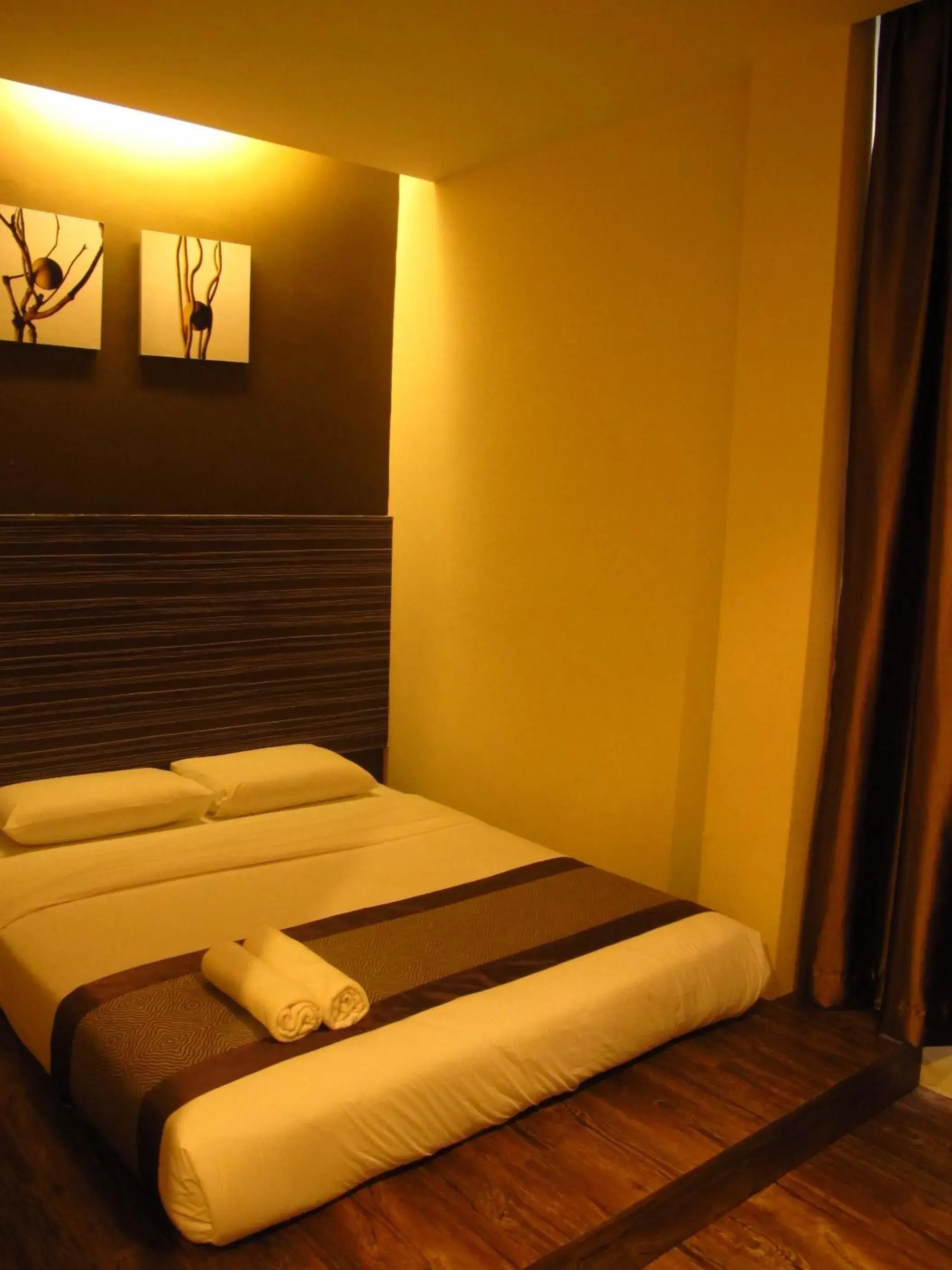 Superior Queen Room in Hotel Austin Paradise Superior Queen Room in Hotel Austin Paradise