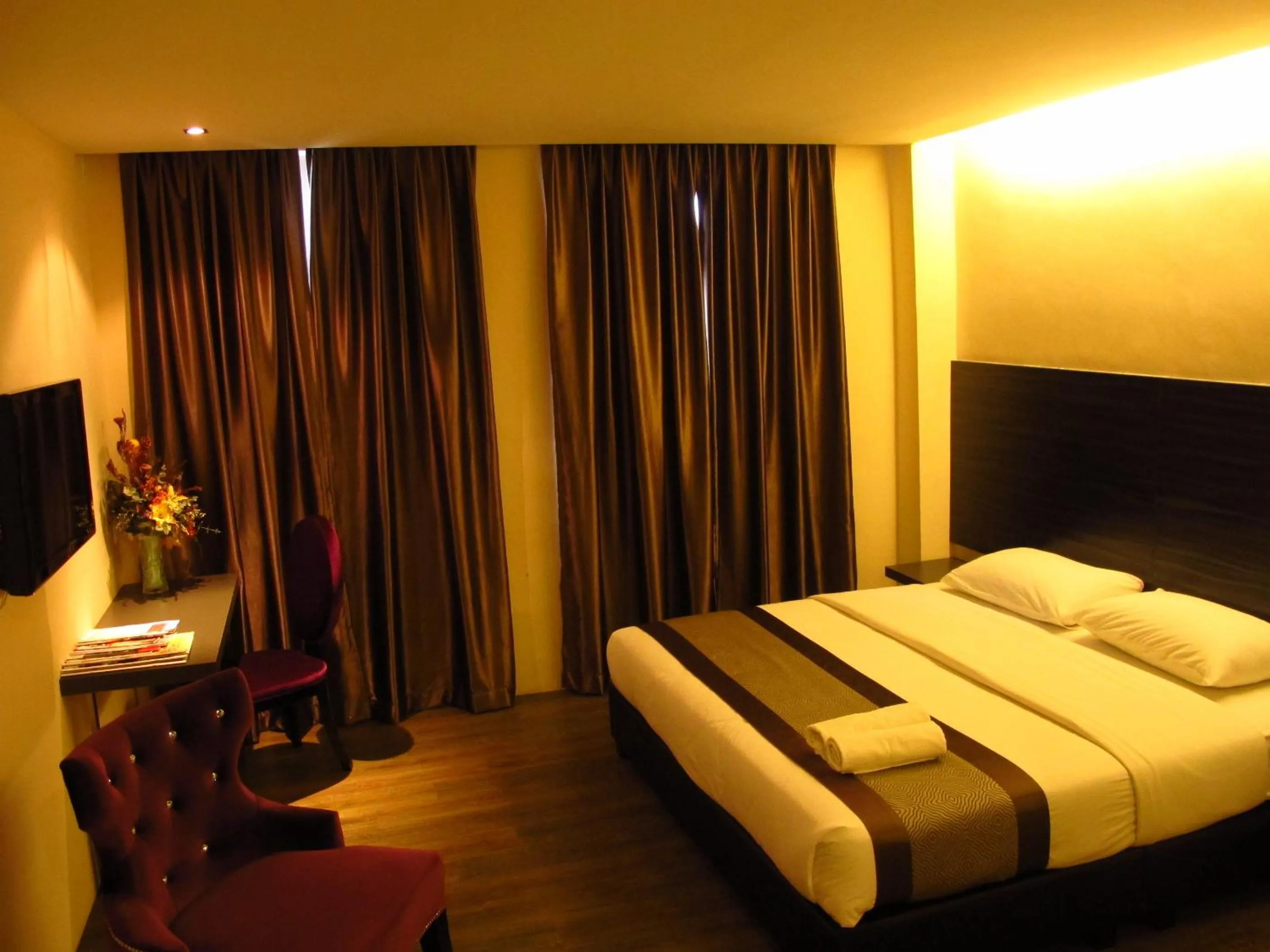 Bedroom, Bed in Hotel Austin Paradise