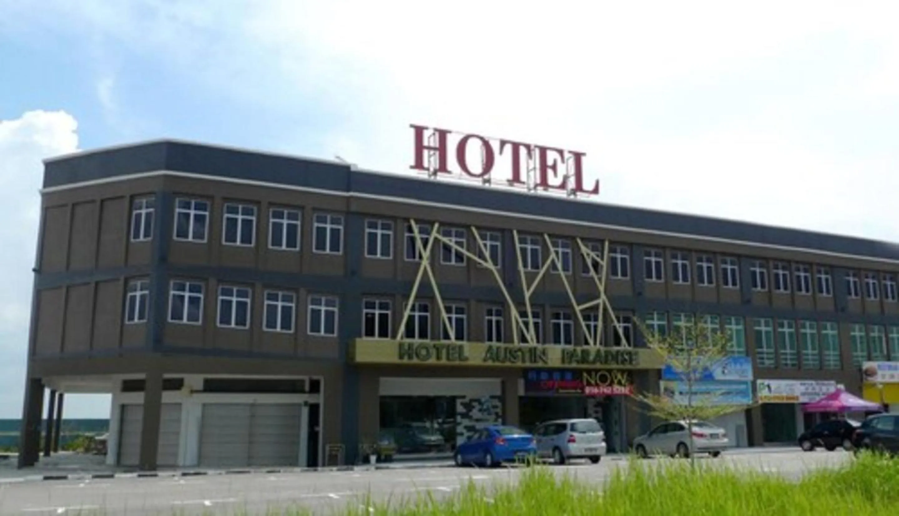 Property building in Hotel Austin Paradise