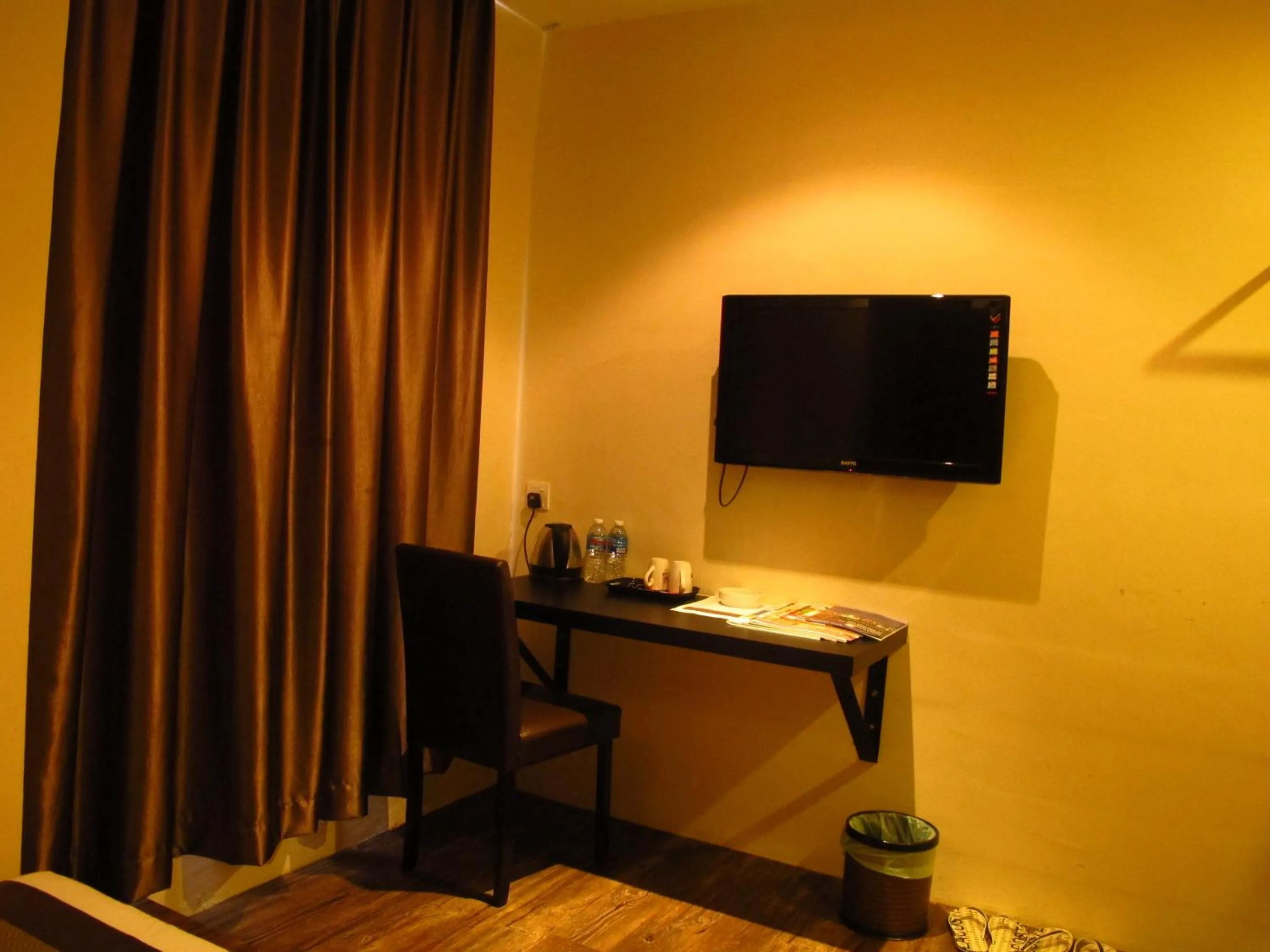 TV and multimedia in Hotel Austin Paradise